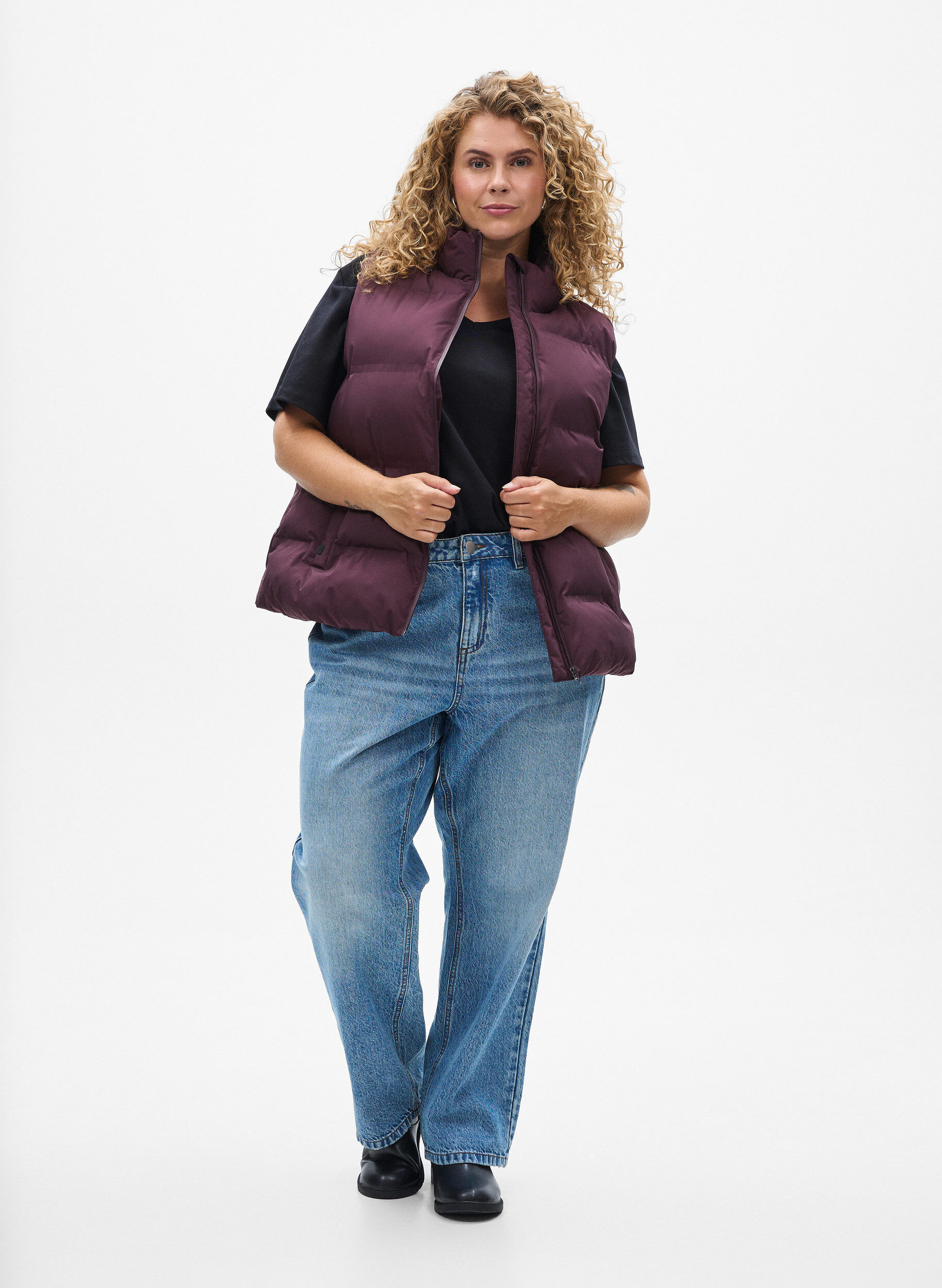 ZizziKurze Steppweste mit hohem Kragen, Dunkles Bordeaux, Model image number 1