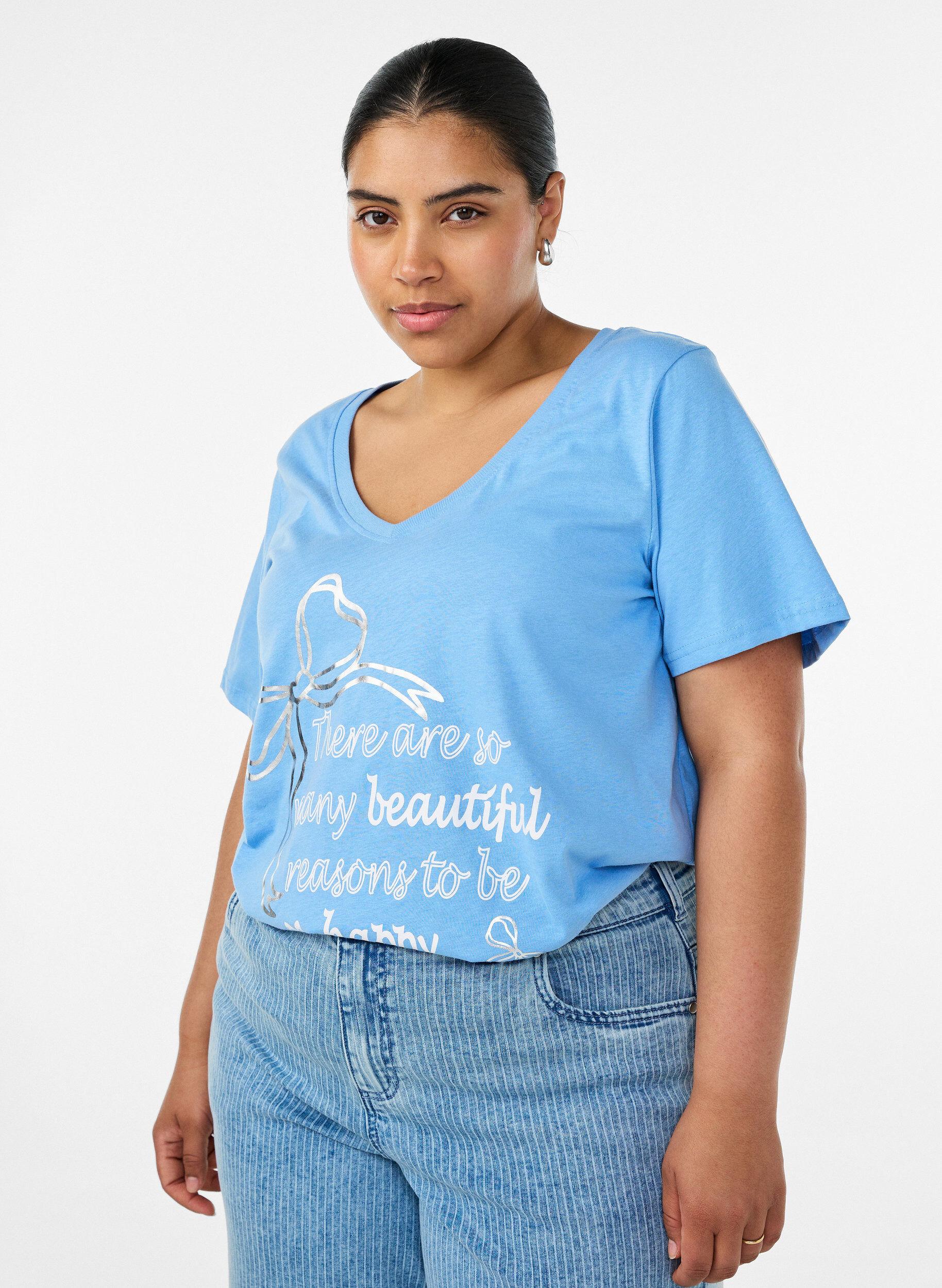 ZizziT-shirt en coton avec col V et imprim&eacute; devant, Bleu Clair, Model image number 0