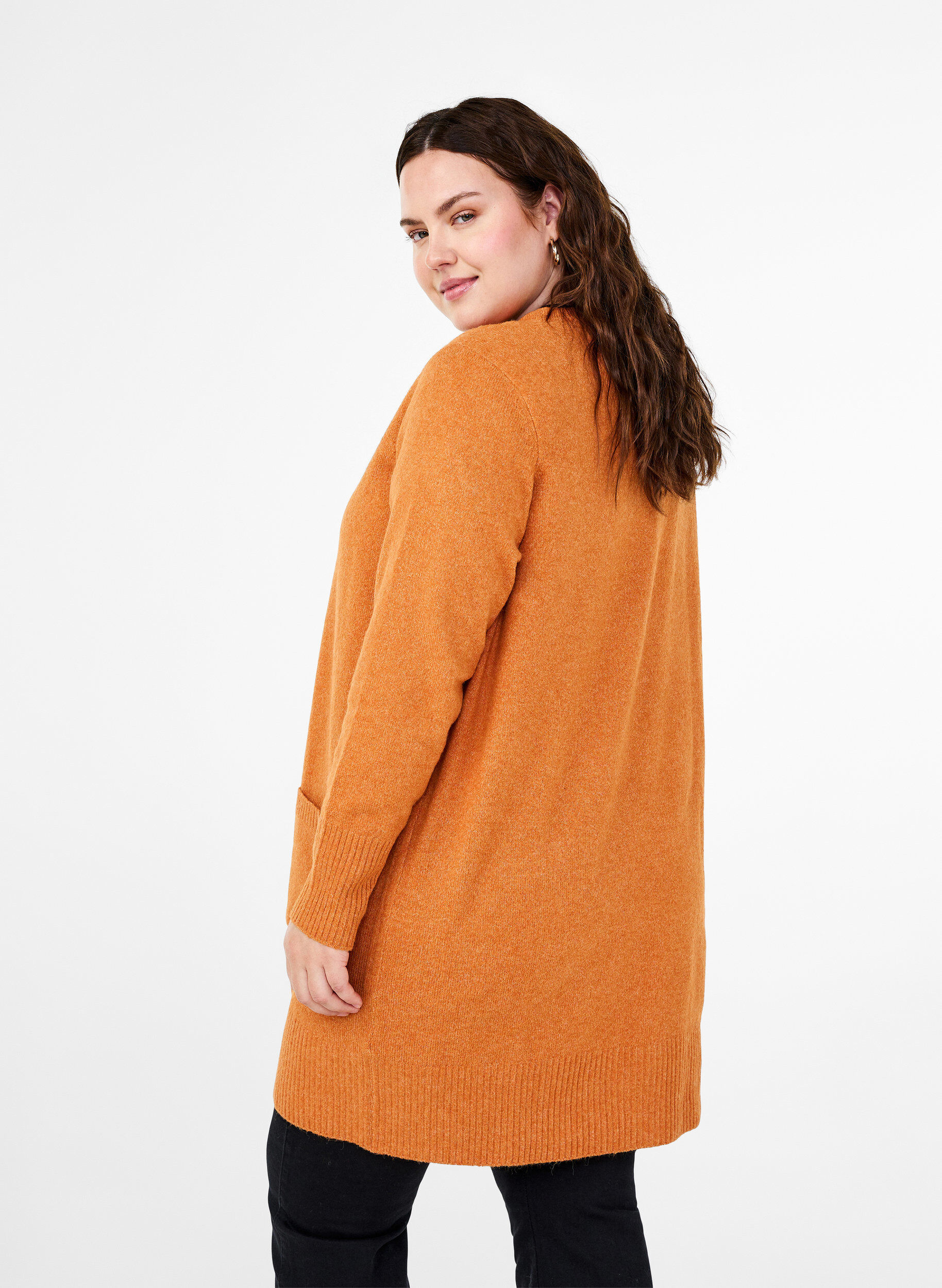 Zizzi Strickjacke mit Rippenstrick und Taschen, Orange, Model image number 2