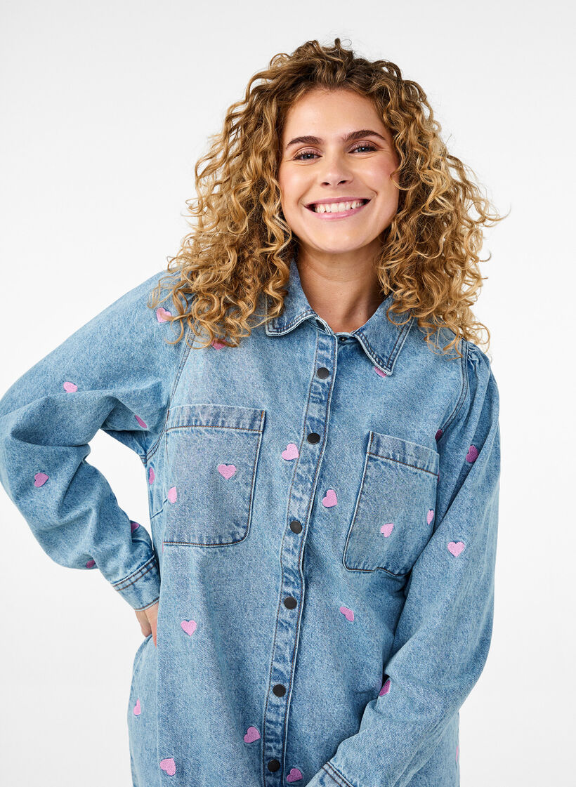 Robe Denim avec cœurs et poches de poitrine, Bleu Clair, Model image number 2