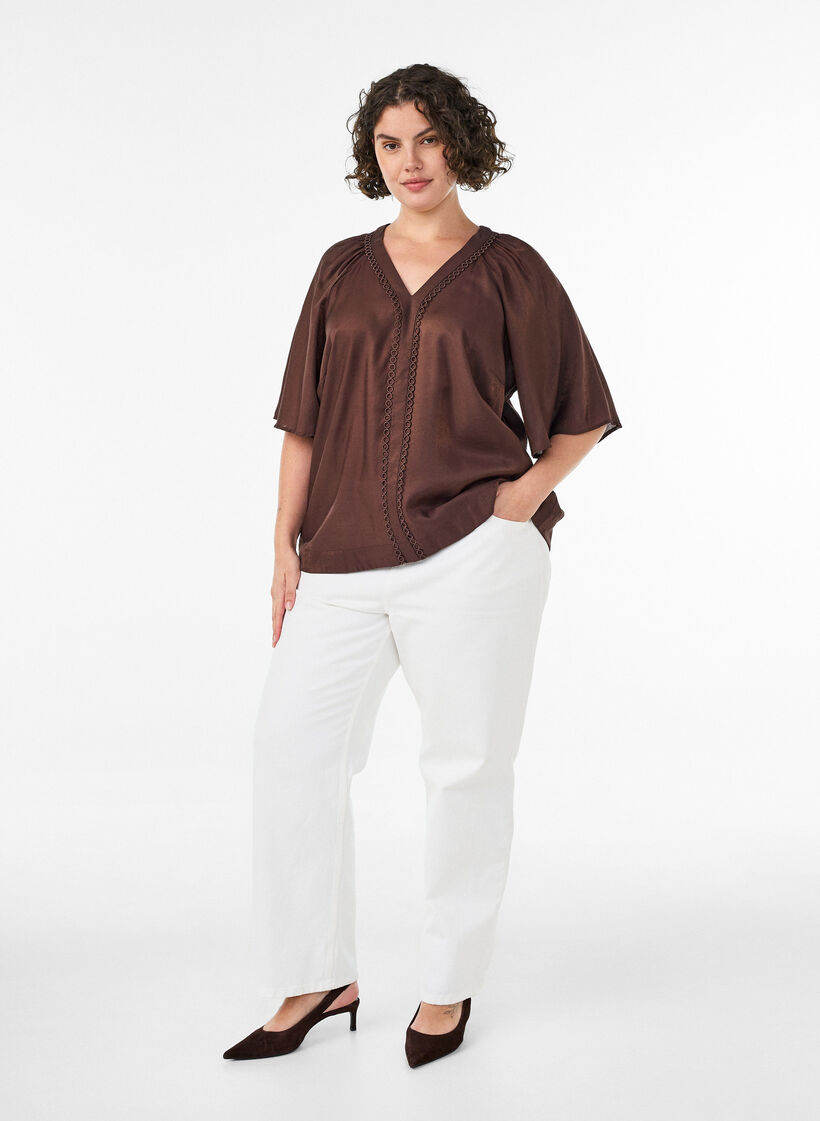 Blouse en viscose avec col en V et d&eacute;tails d&eacute;coratifs, Marron, Model image number 1