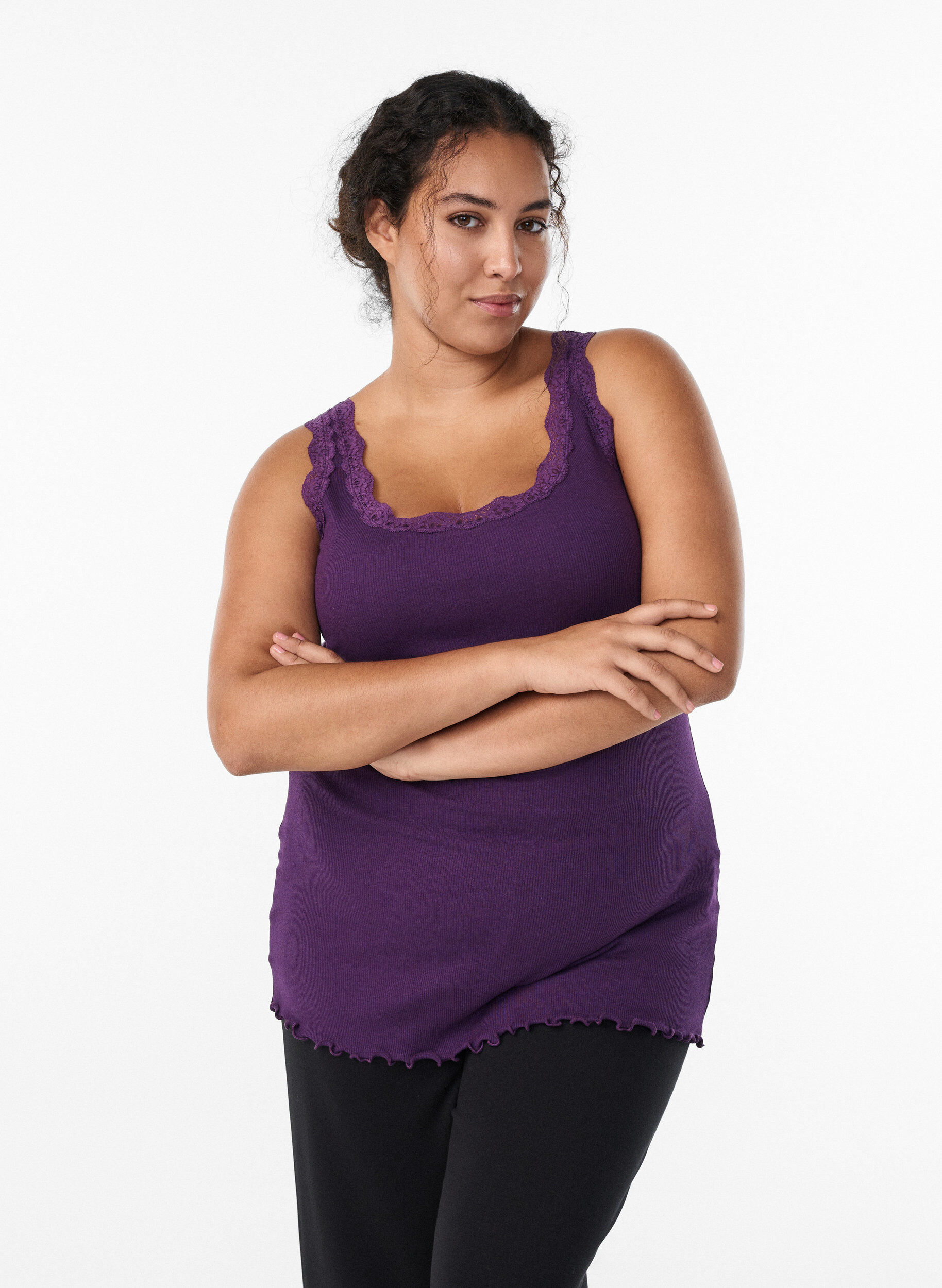 Haut avec bordure en dentelle, Violet, Model