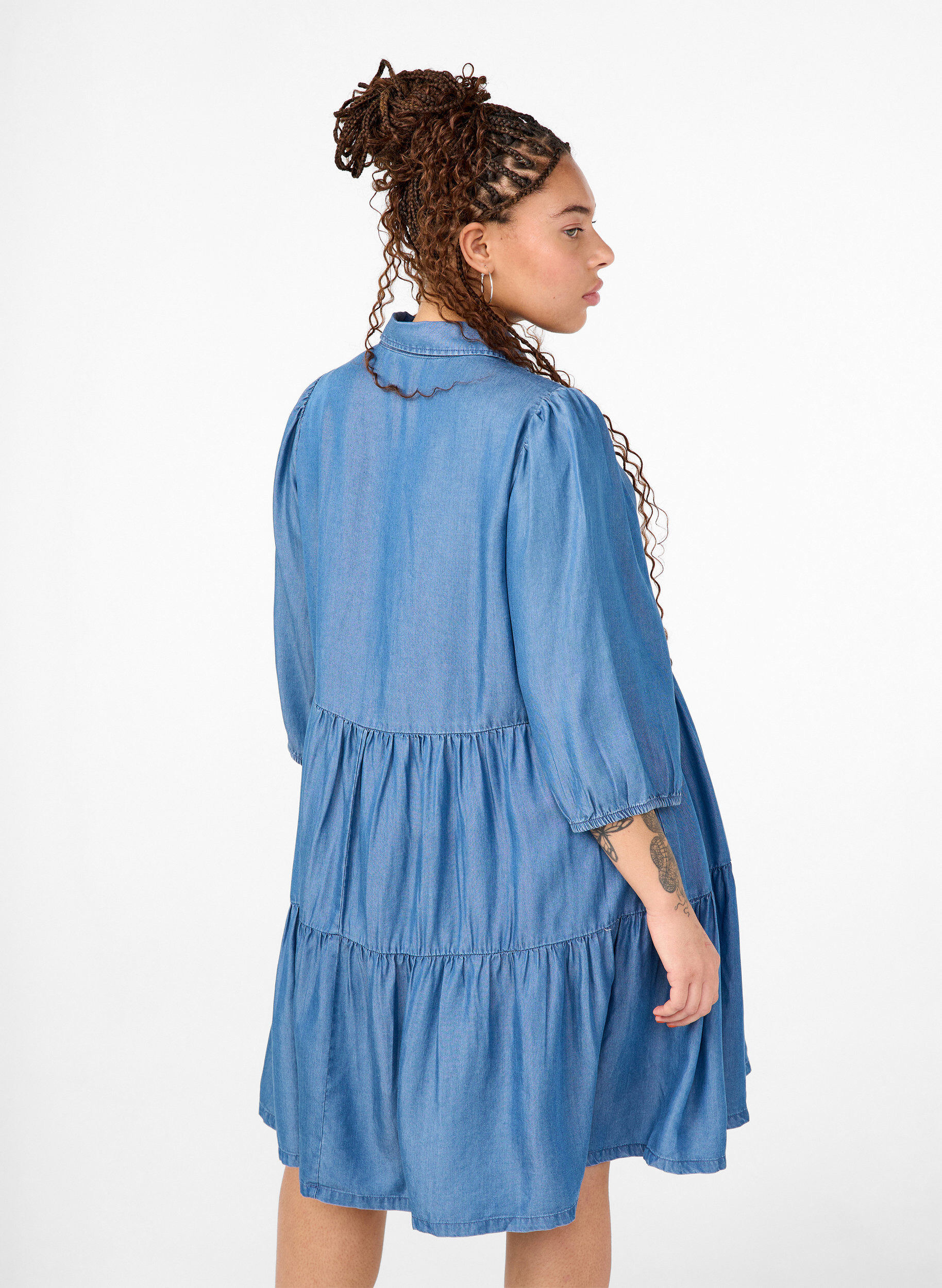 Zizzi Robe en jean en TENCEL&trade; Lyocell avec manches 3/4, Blue Denim, Model image number 1