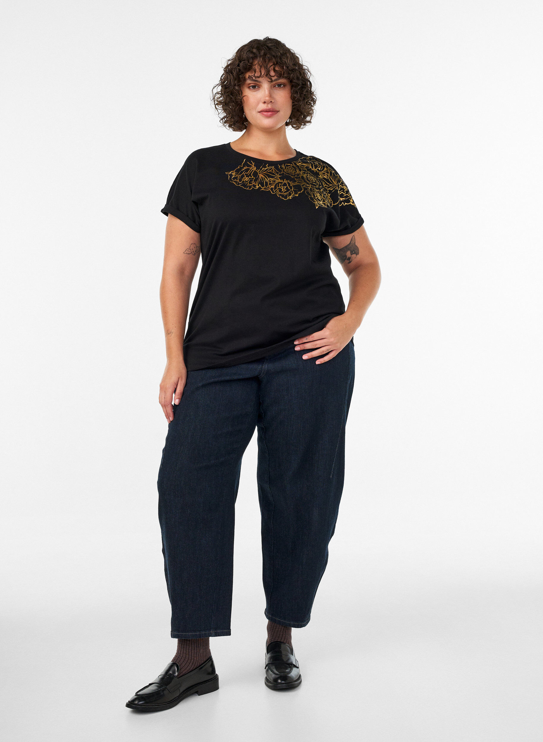 ZizziT-Shirt aus Baumwolle mit Blumenprint, Schwarz, Model image number 1