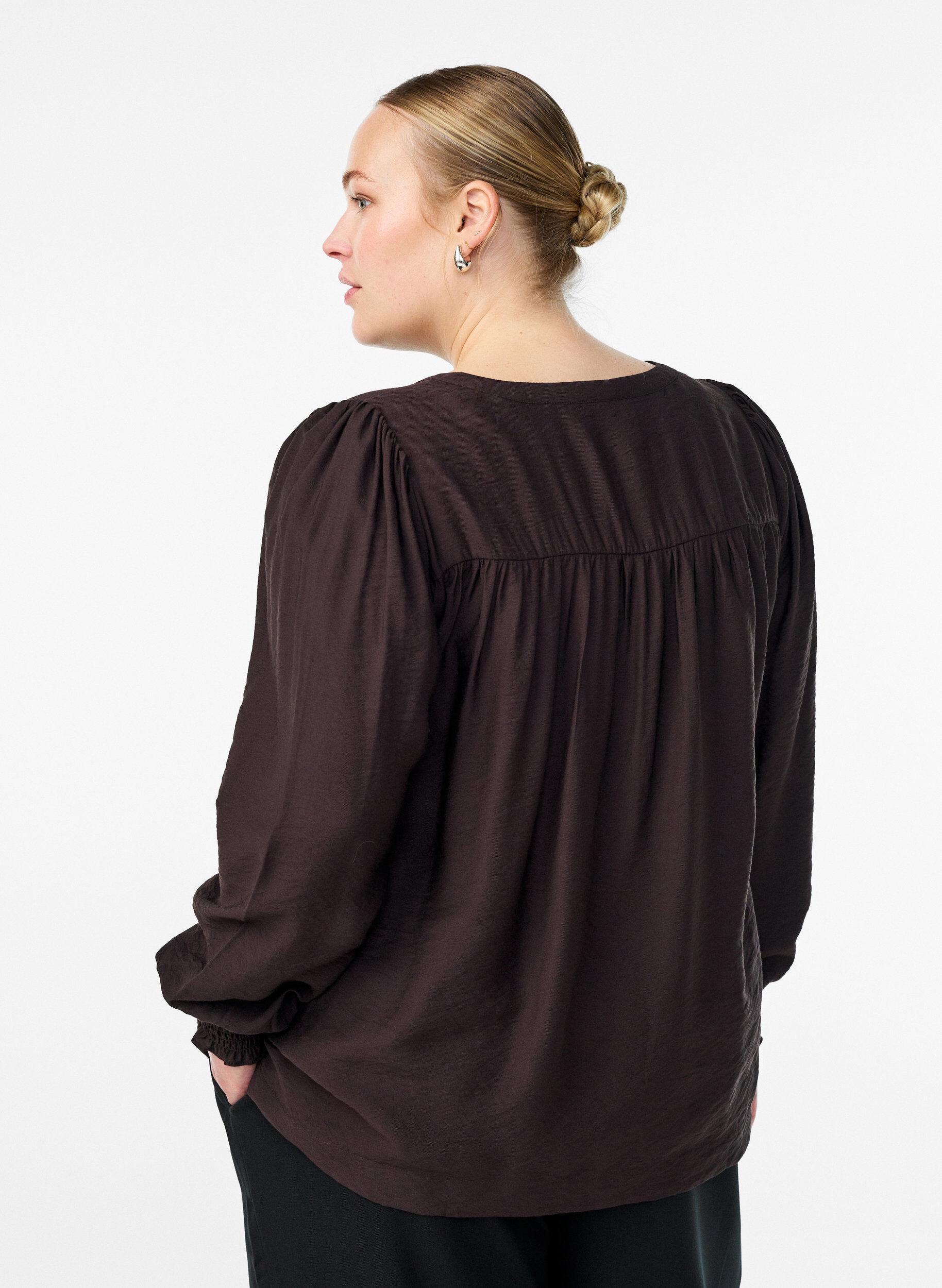 ZizziBlouse en viscose avec smock et d&eacute;tails fronc&eacute;s, Marron, Model image number 2