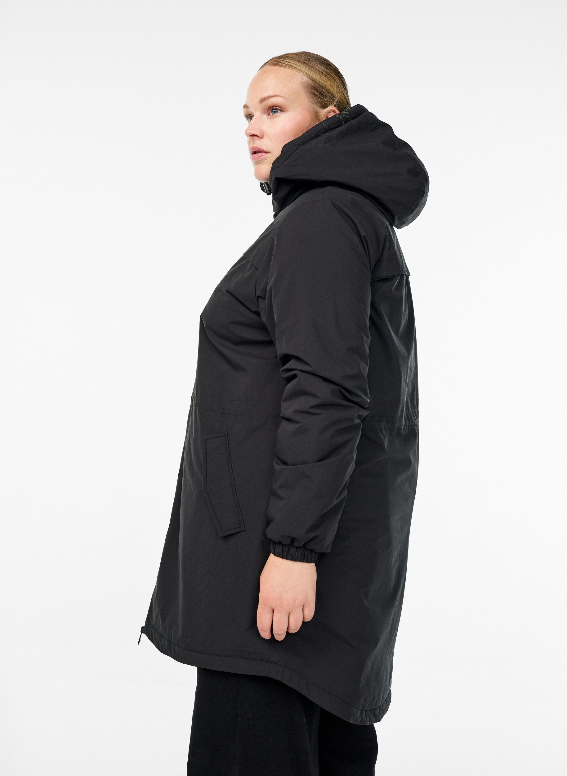Zizzi Leichter gepolsterter Parka mit Kapuze, Schwarz, Model image number 3