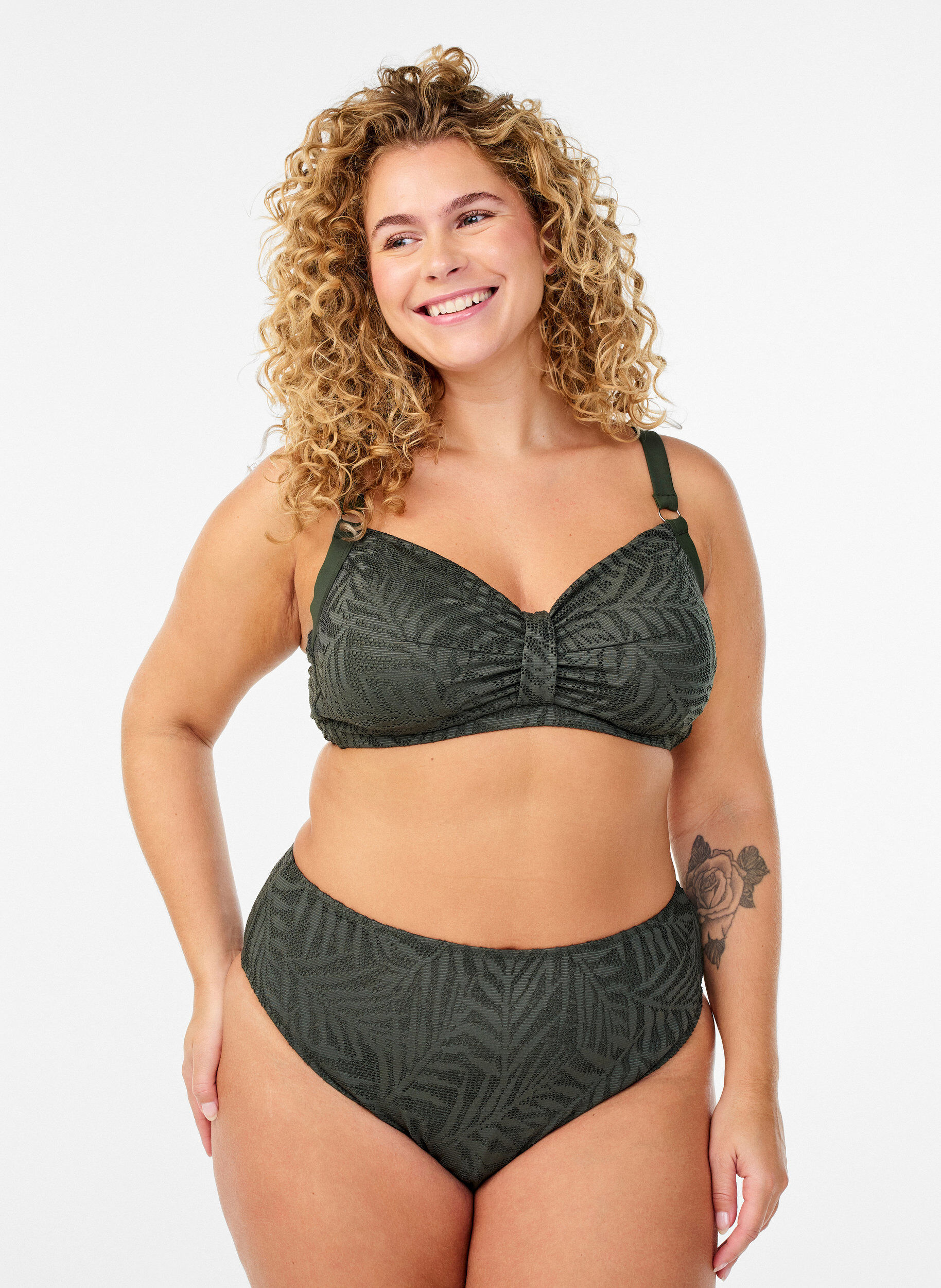 Culotte de bikini br&eacute;silienne en maille structur&eacute;e, Vert, Model