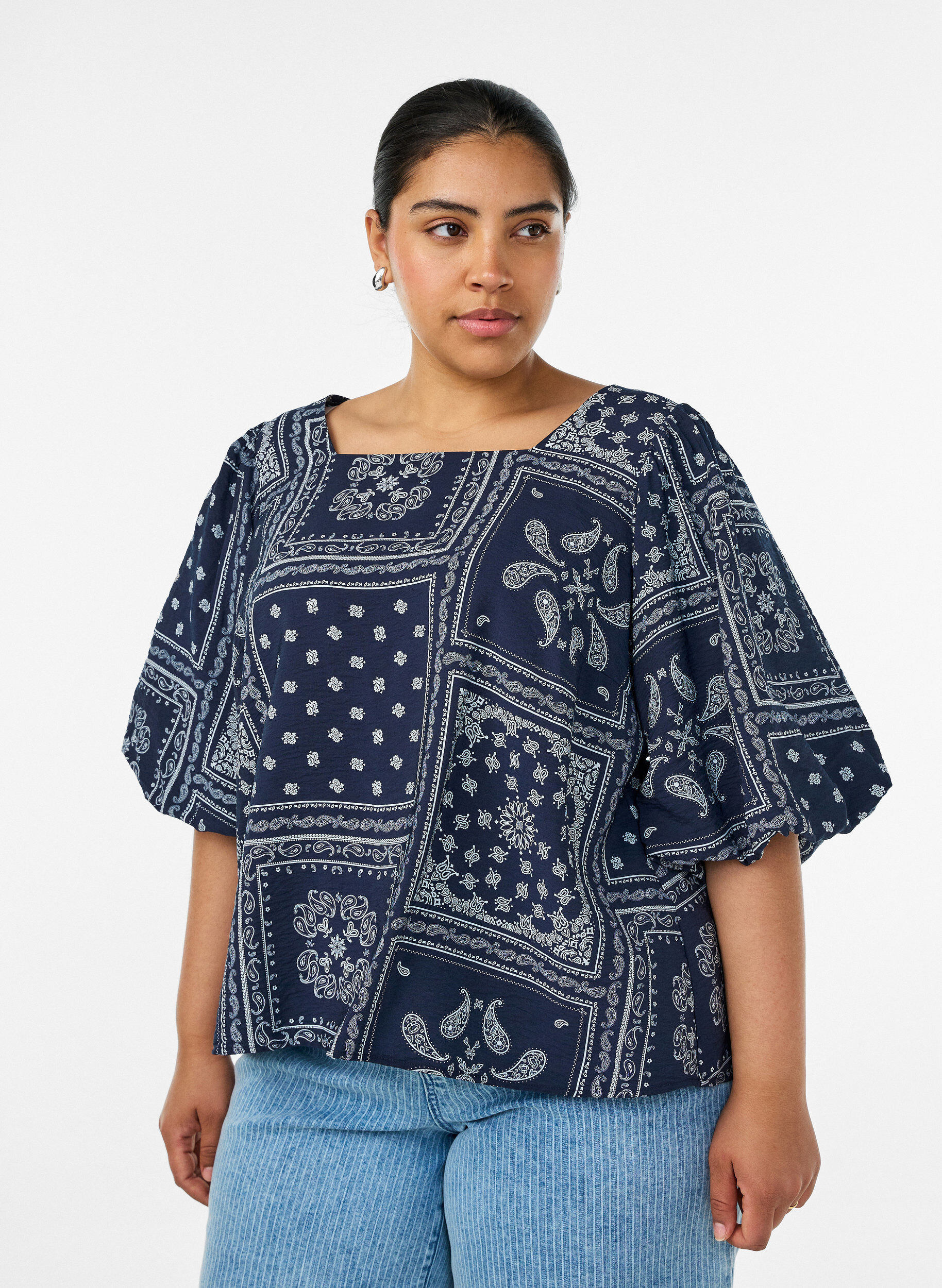 ZizziBlouse en viscose &agrave; imprim&eacute; cachemire et manches ballon, Bleu, Model image number 0