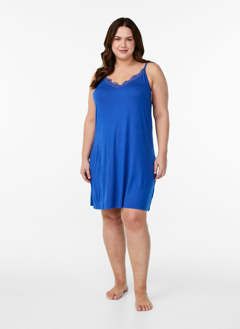 Chemise de nuit avec bord dentelle en viscose, Bleu, Model image number 1