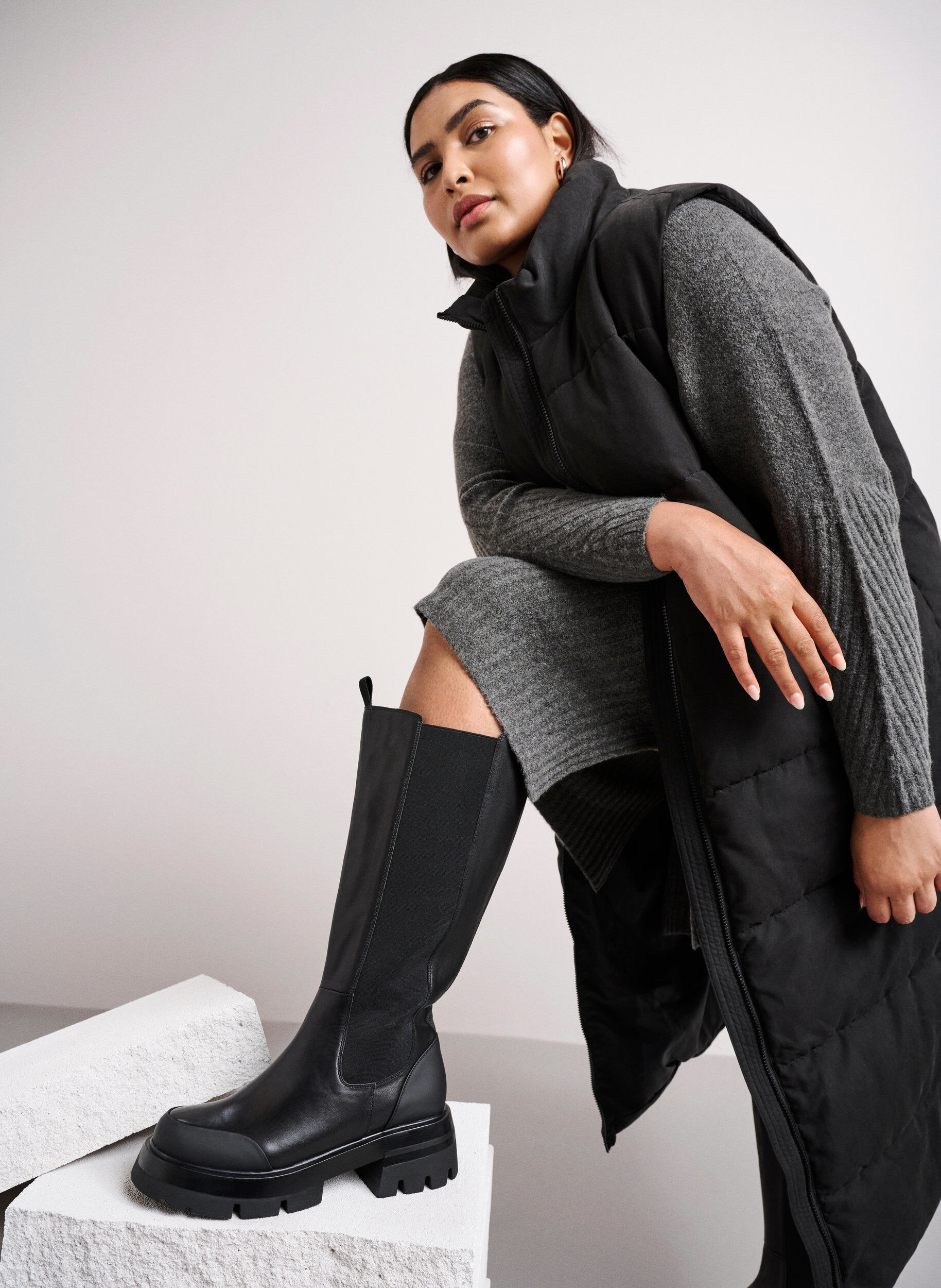 Zizzi Weite Passform Lederstiefel mit langem Schaft und Elastizit&auml;t, Black, Image image number 0