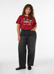 Weihnachts-T-Shirt aus Bio-Baumwolle, Rot, Model image number 1