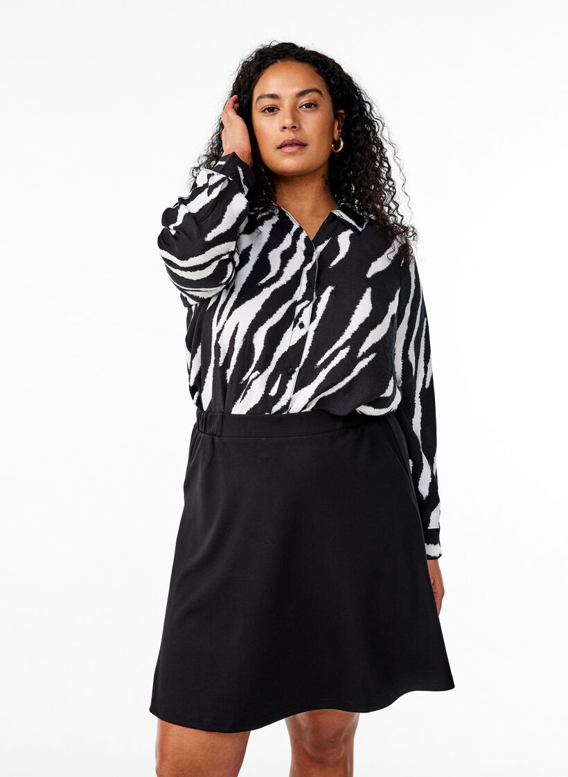 Jupe patineuse en viscose, Noir, Model image number 0