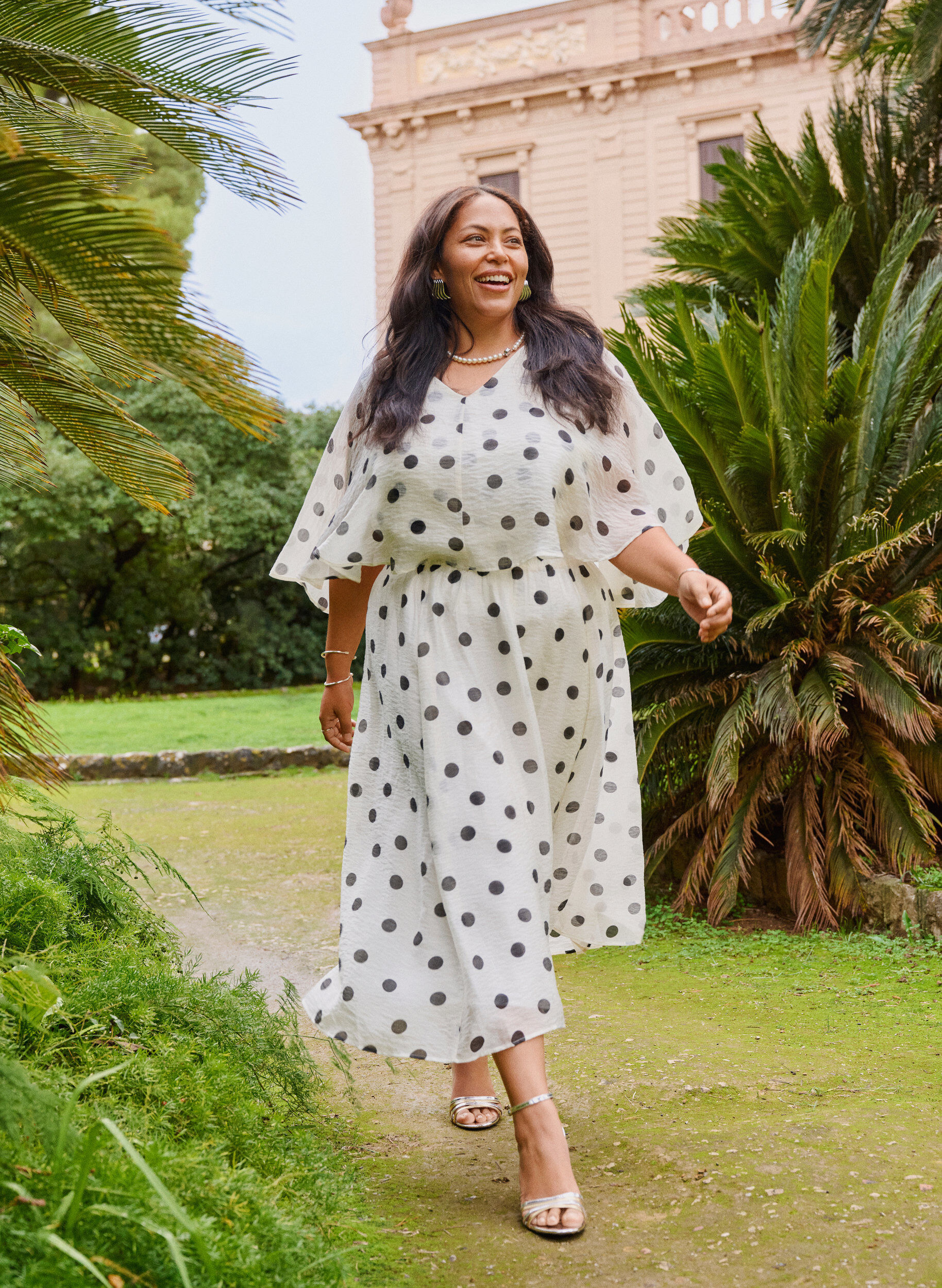 Zizzi Midi-Rock in A-Linie mit Punkten, Vanille, Image image number 0