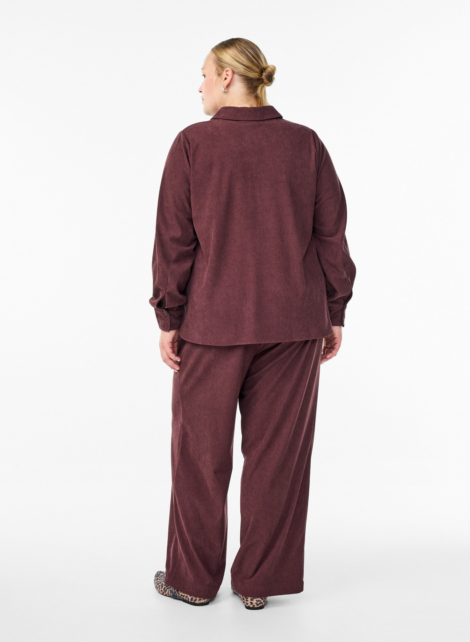 Zizzi Pantalon ample en velours, Bordeaux fonc&eacute;, Model image number 1
