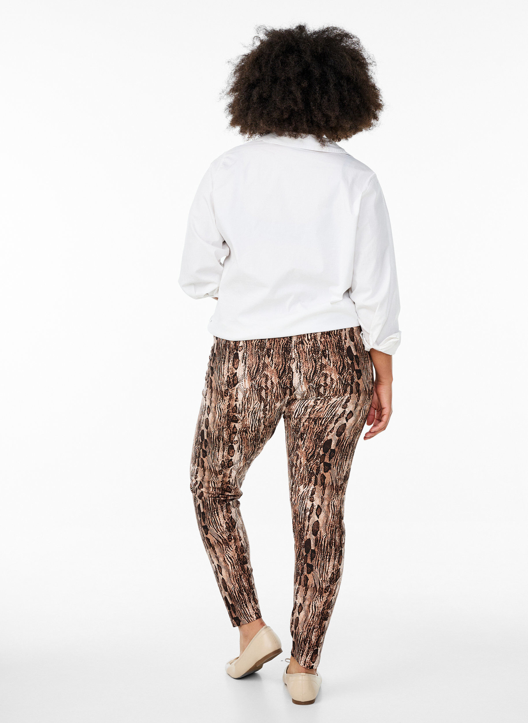 Zizzi Leggings en viscose imprim&eacute; z&egrave;bre, Marron, Model image number 2