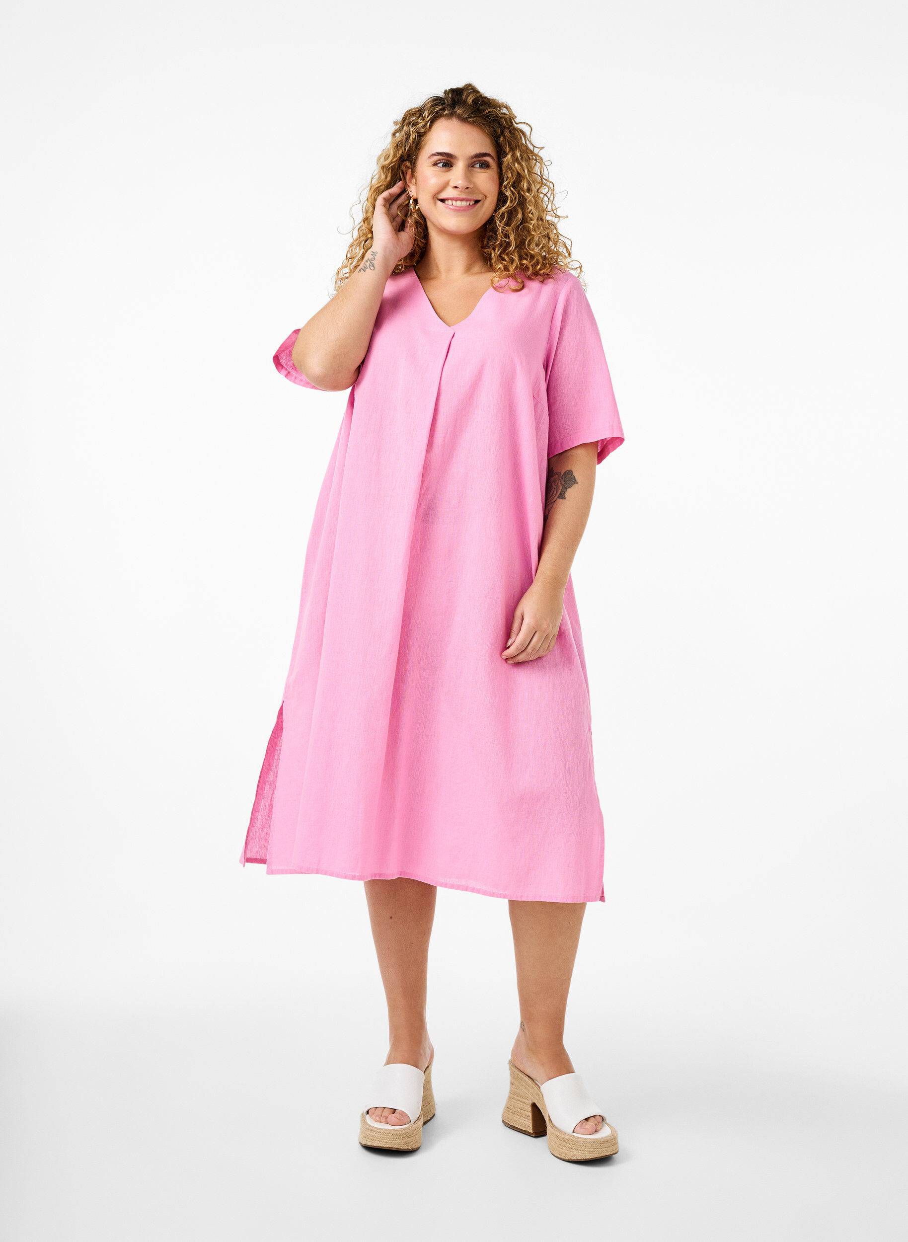 Zizzi Robe caftan en m&eacute;lange de coton avec du lin, Rose, Model image number 0