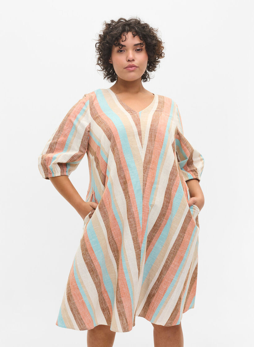 Robe en coton rayée avec forme en trapèze, Multi Stripe, Model image number 0