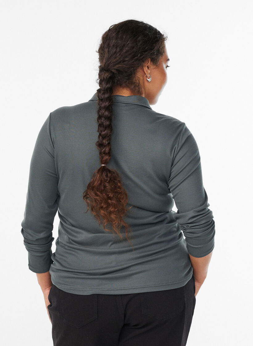 Polo en maille côtelée douce à manches longues, Vert foncé, Model image number 2