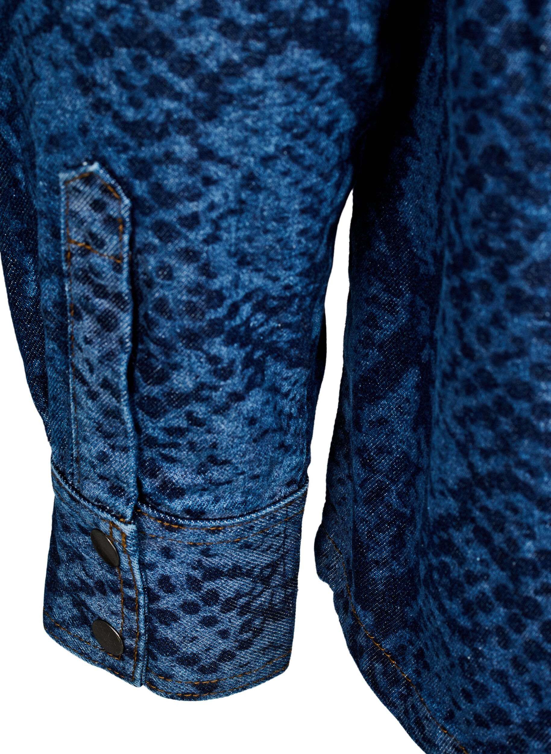 Zizzi Lockeres Hemd aus Denim mit Schlangenprint, Blau, Packshot image number 3