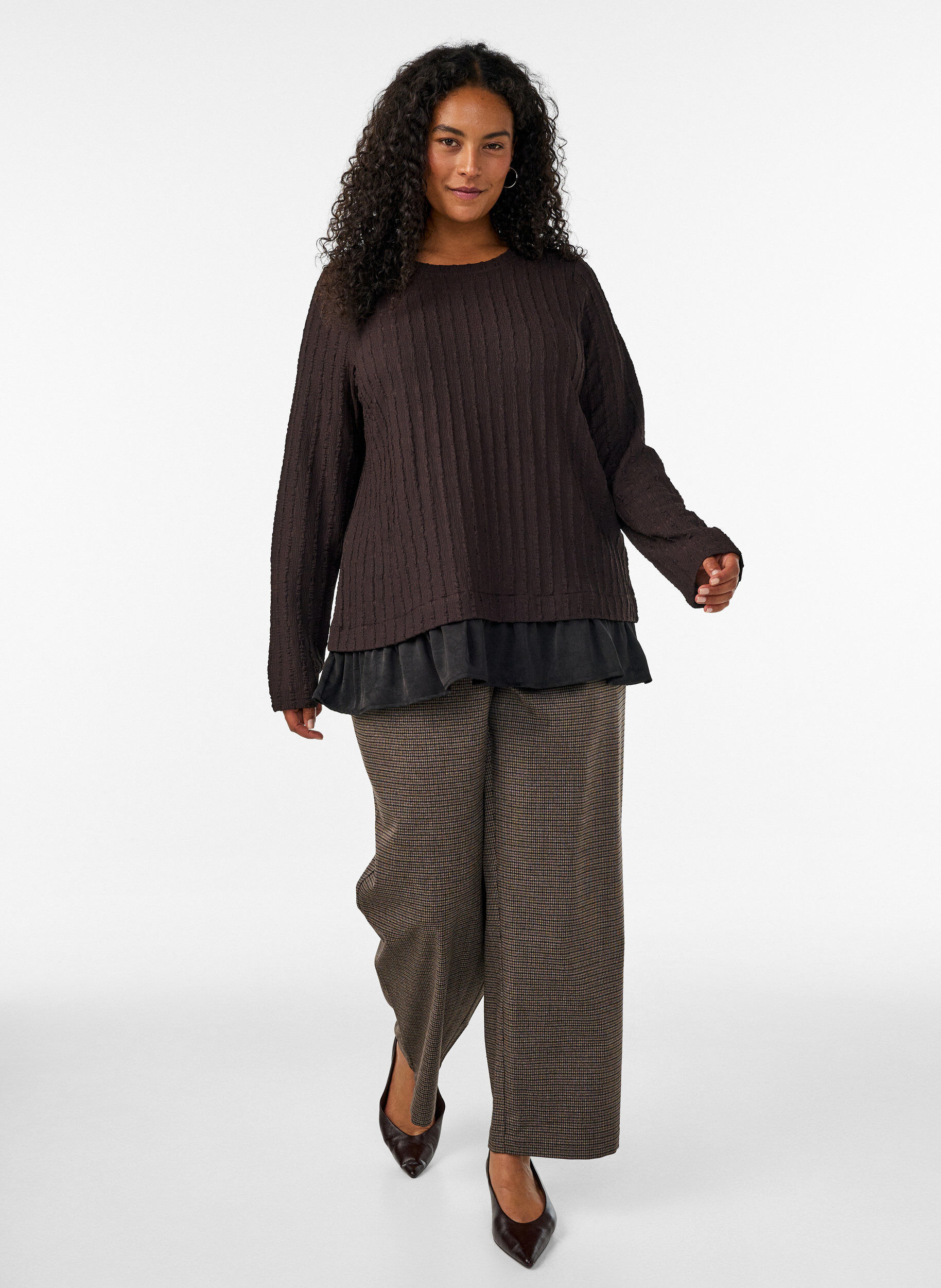 ZizziBlouse structur&eacute;e avec ourlet &agrave; volants, Marron, Model image number 1