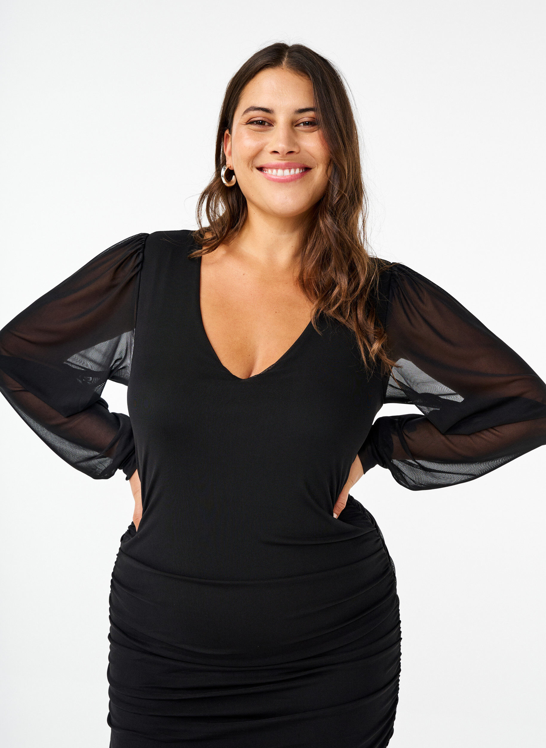 Zizzi Midikleid aus Mesh mit Drapierungen, Black, Model image number 2