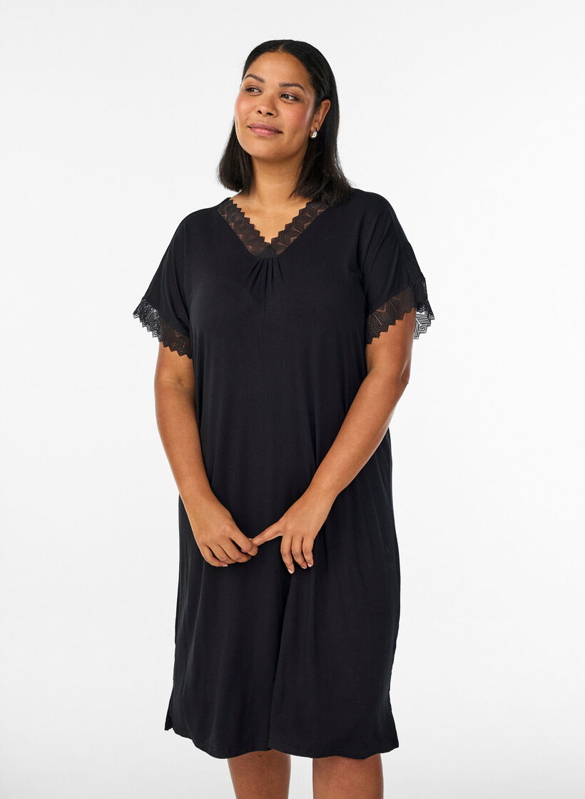Chemise de nuit en viscose manches courtes dentelle, Noir, Model image number 0
