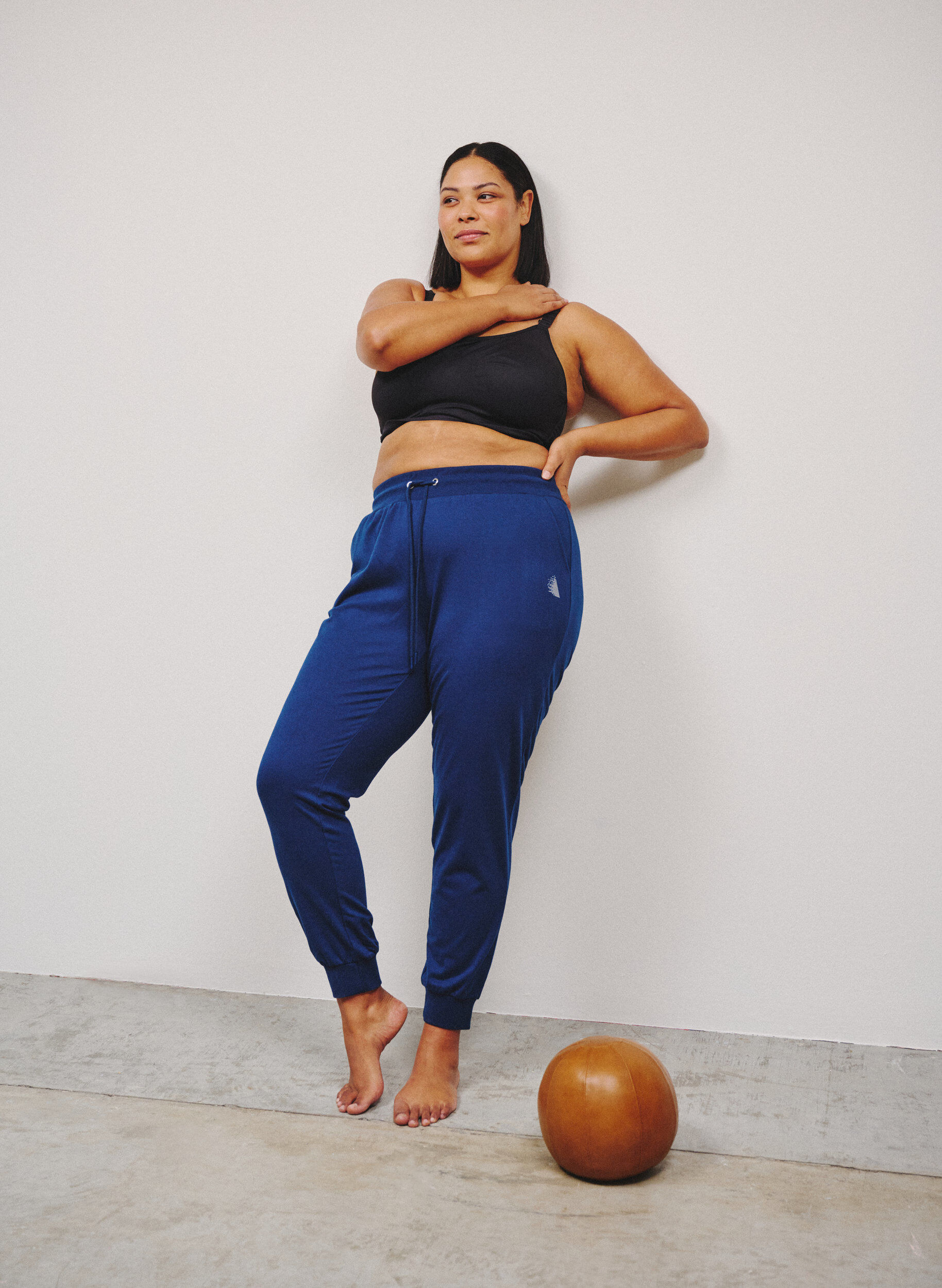 Zizzi Pantalon de sport ample avec des poches, Bleu, Image image number 0