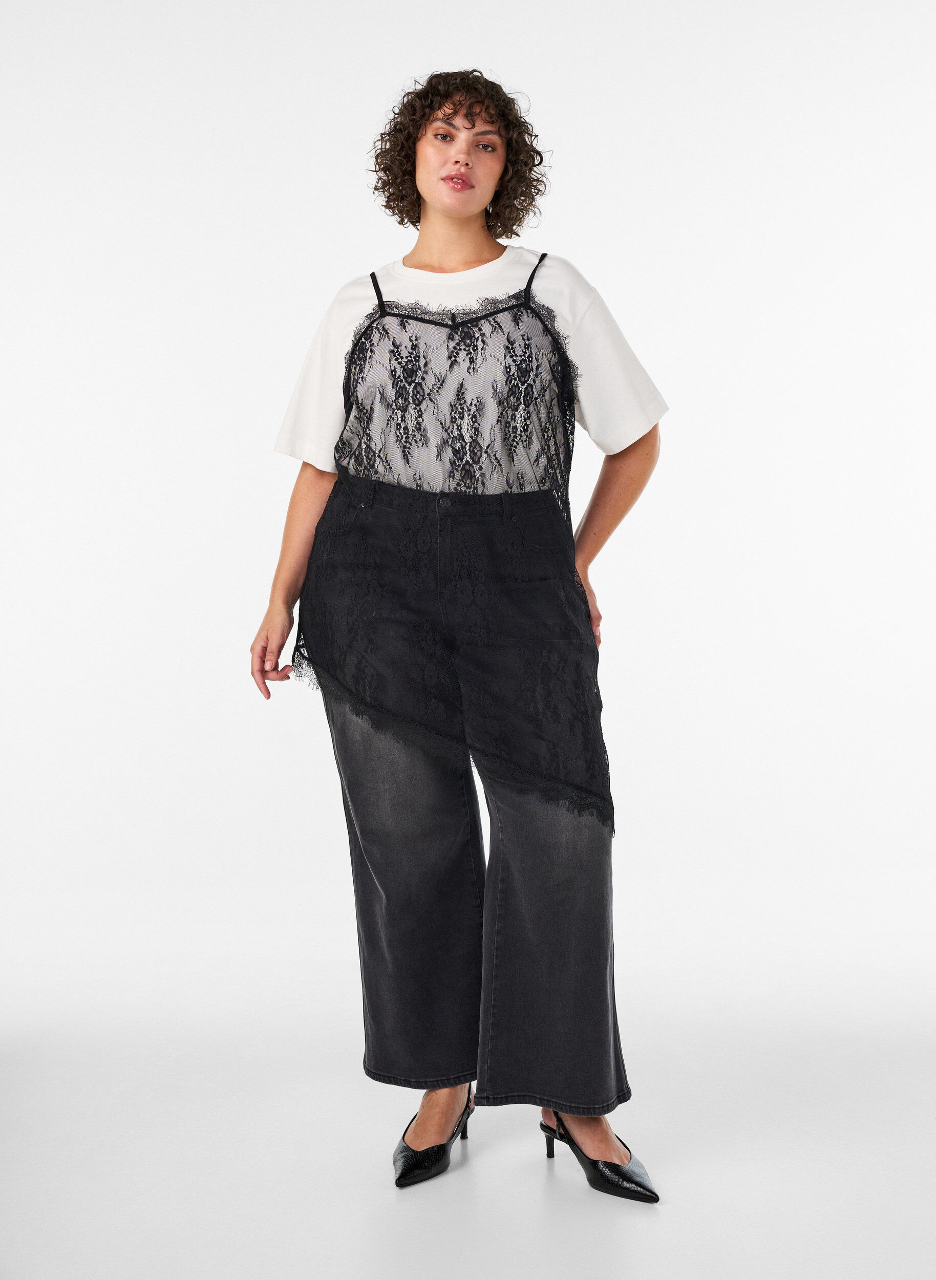 ZizziSpitzenkleid mit asymmetrischem Schnitt, Schwarz, Model image number 1