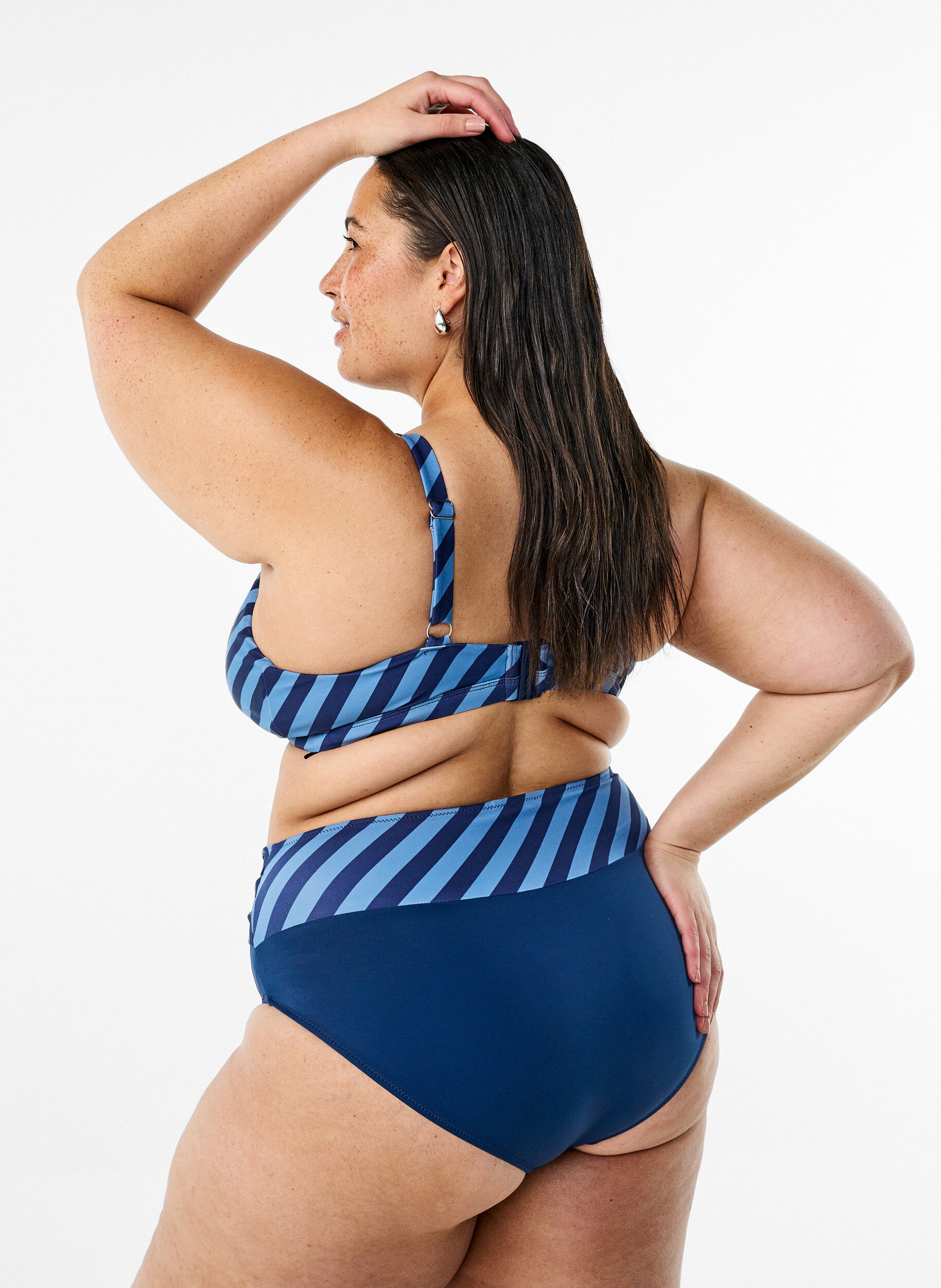 Zizzi Culotte de bikini avec d&eacute;tail crois&eacute;, Bleu, Model image number 2