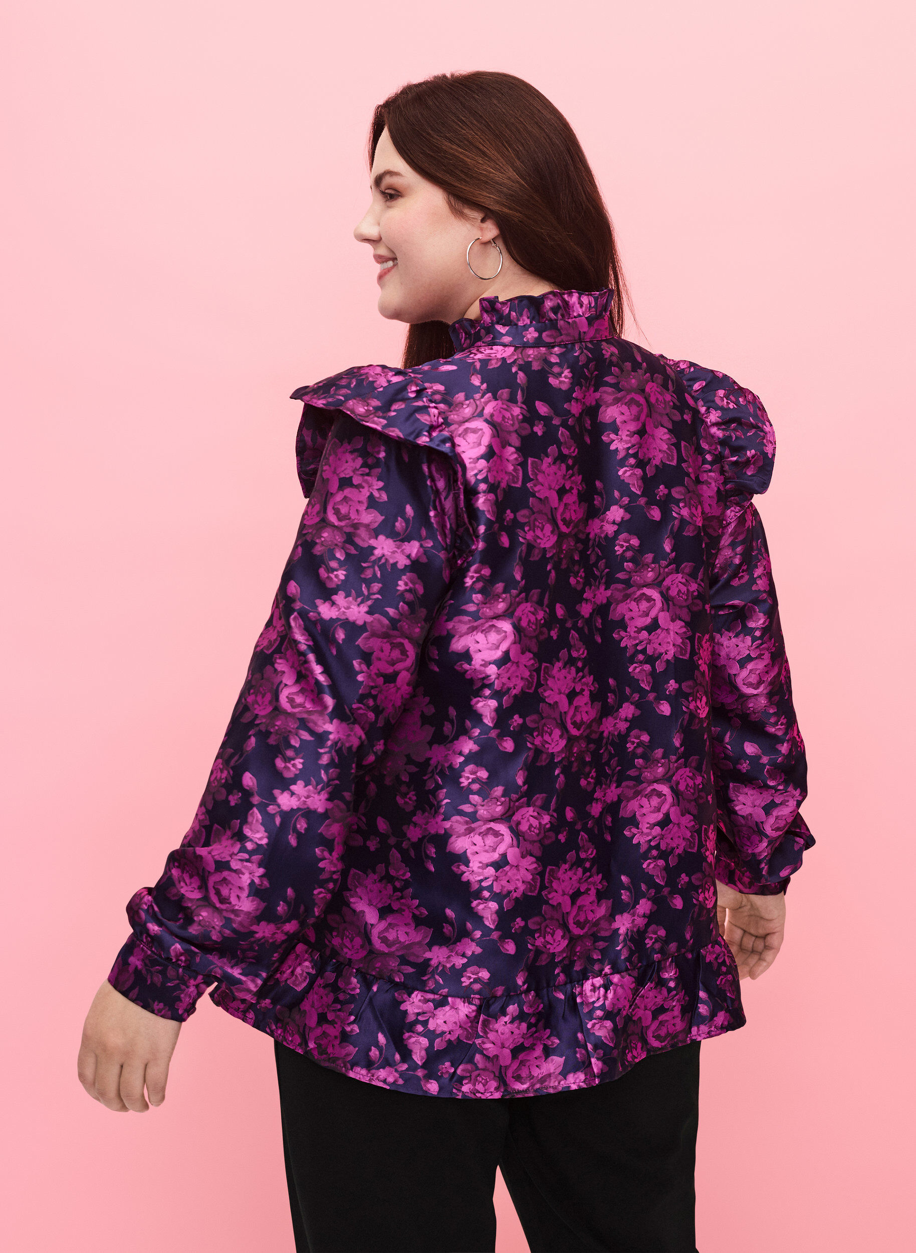 Zizzi Chemisier jacquard floral avec des volants, Dark Blue Pink, Model image number 1