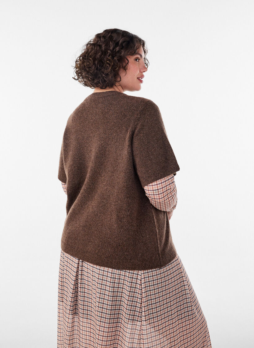 Cardigan en maille avec manches courtes, Marron, Model