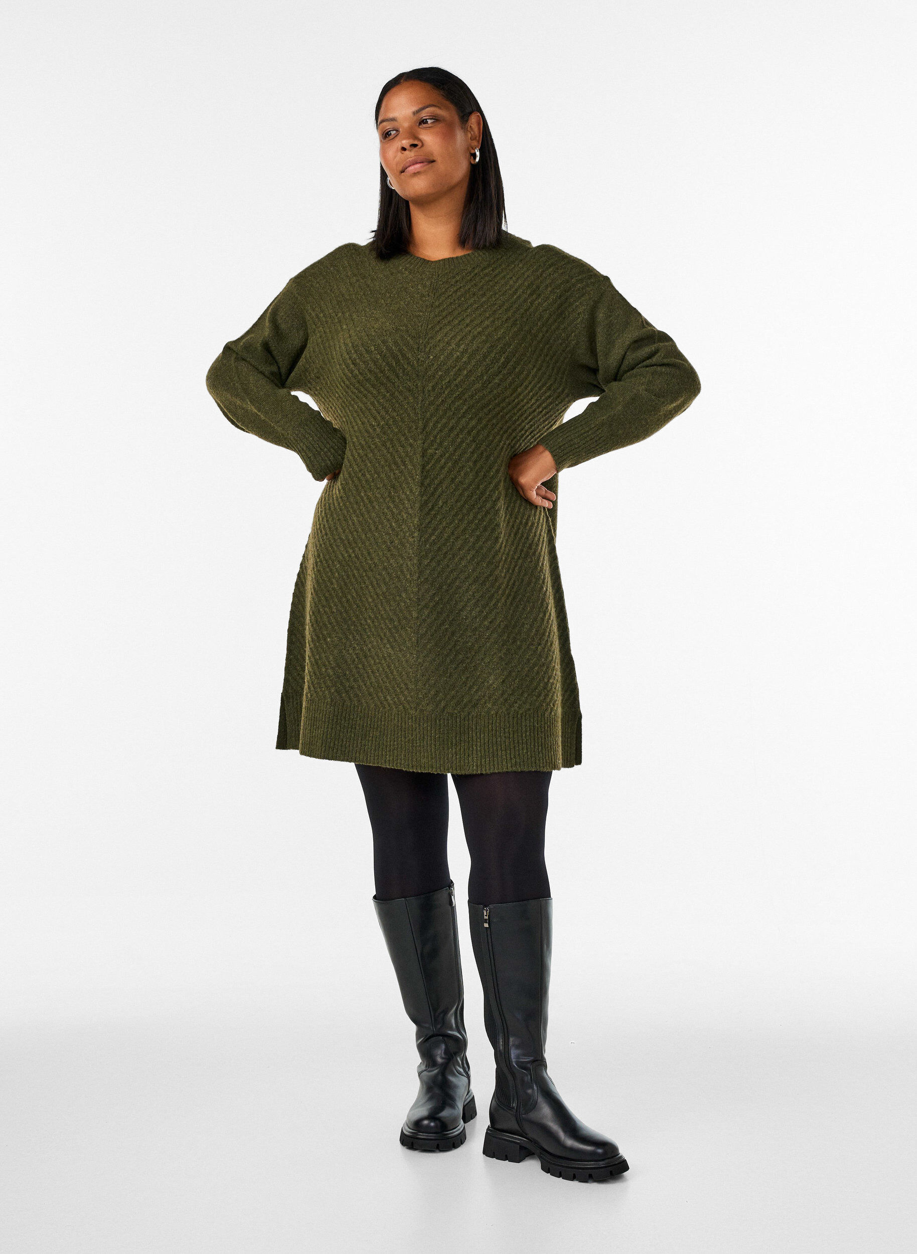 ZizziRobe courte en maille avec un motif textur&eacute; en V, Vert fonc&eacute;, Model image number 1