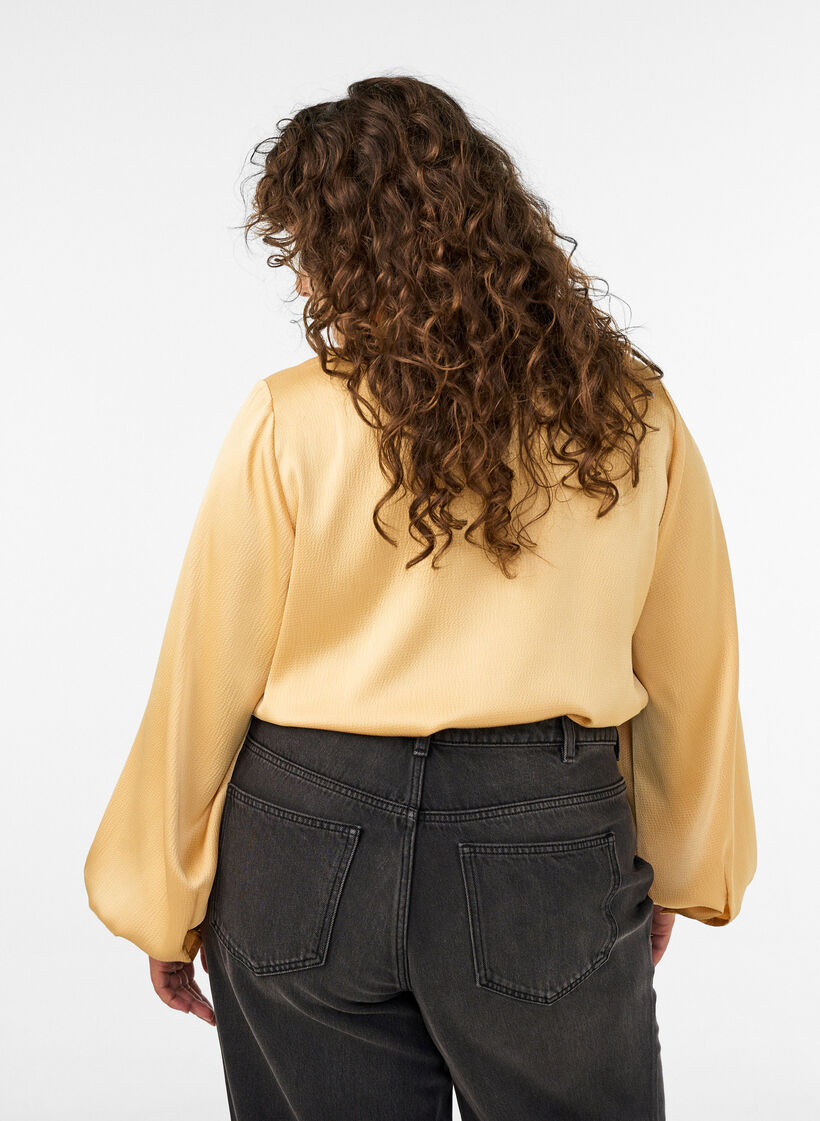 Blouse avec col de chemise et col en V, Jaune clair, Model image number 2