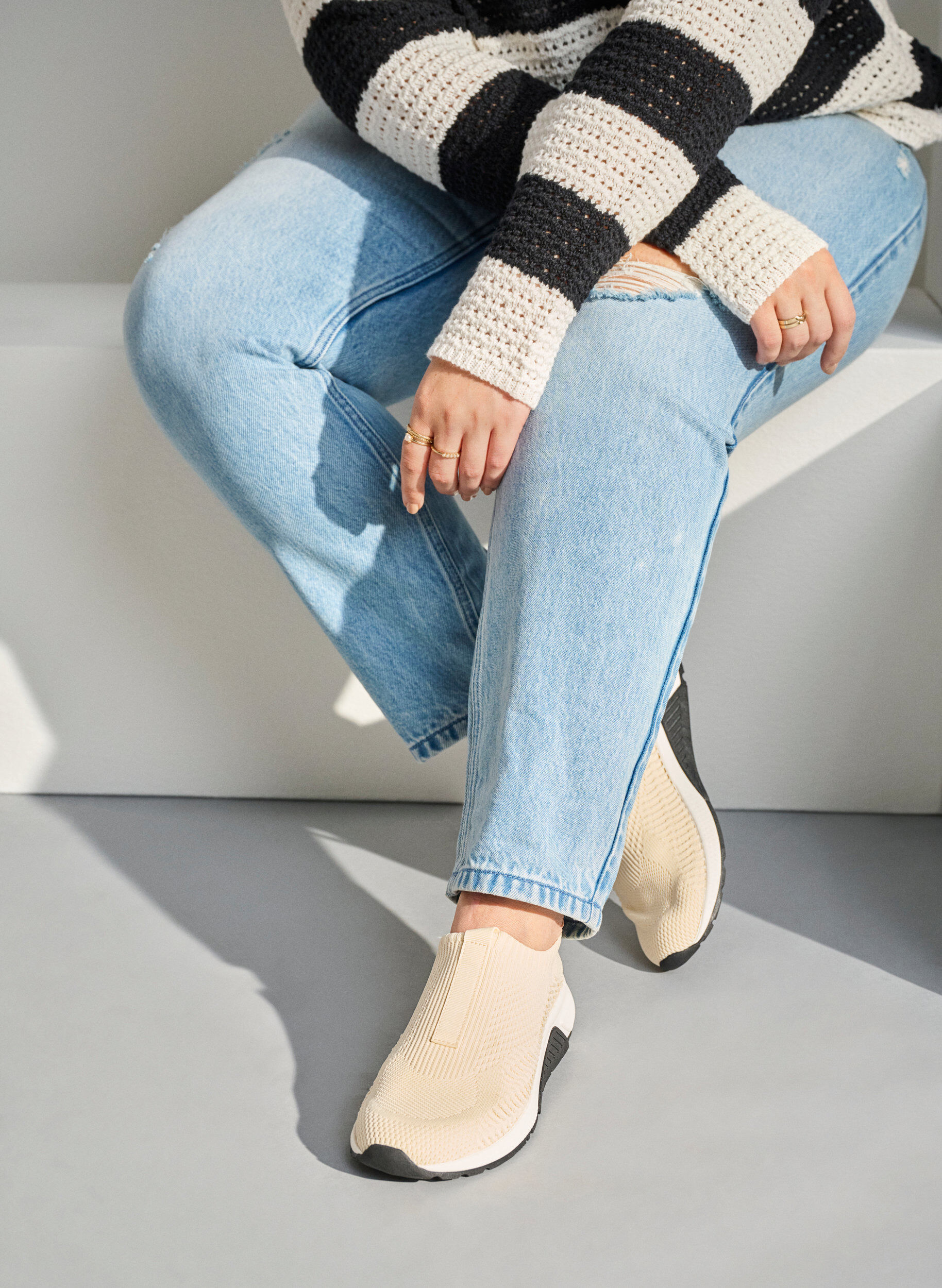 Zizzi Sneakers aus dehnbarem Strickmaterial, Beige, Image image number 0