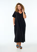 Midi-T-Shirtkleid mit V-Ausschnitt, Schwarz, Model image number 0