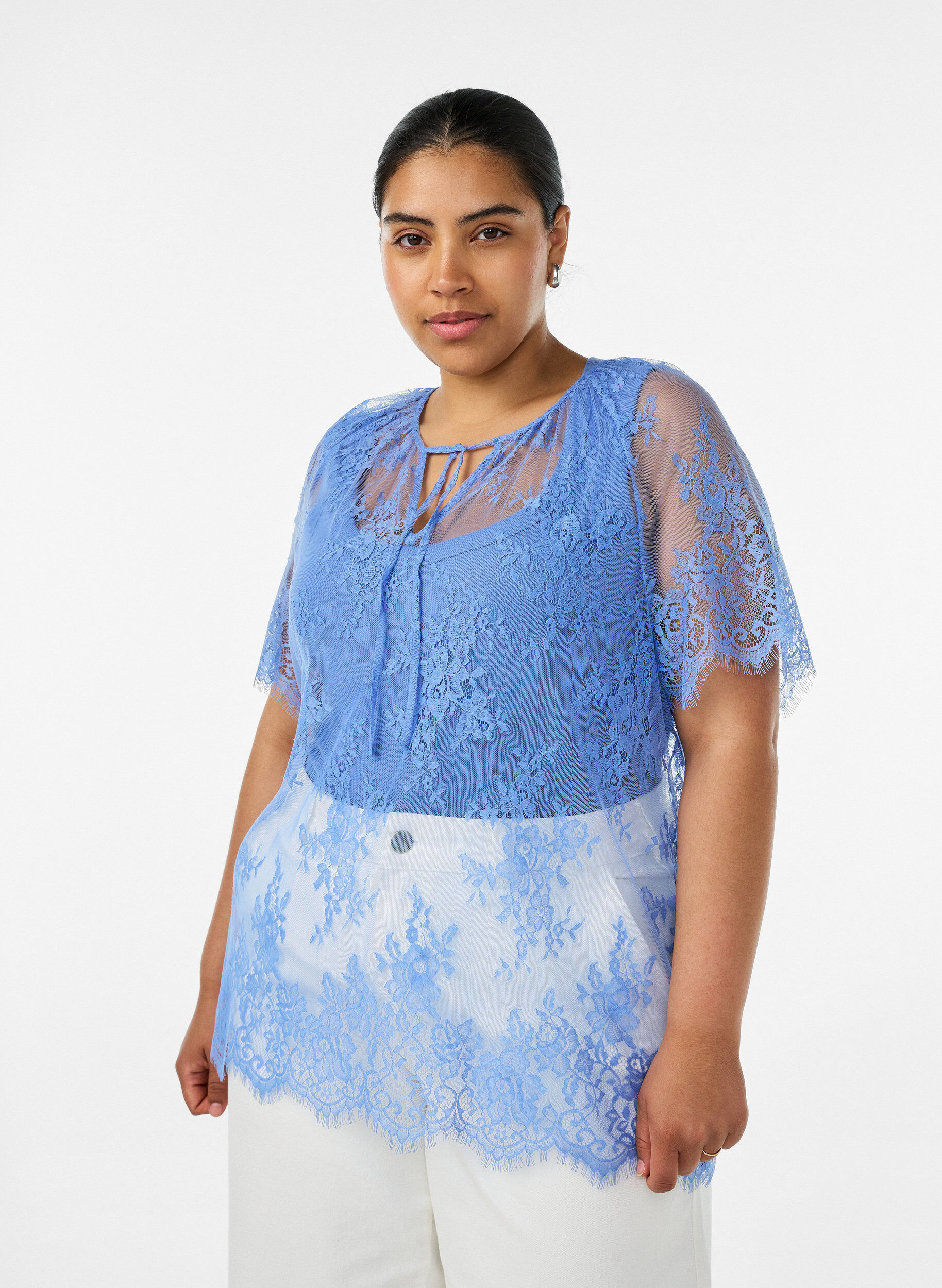 Blouse en dentelle &agrave; manches courtes avec lien &agrave; nouer, Mauve, Model