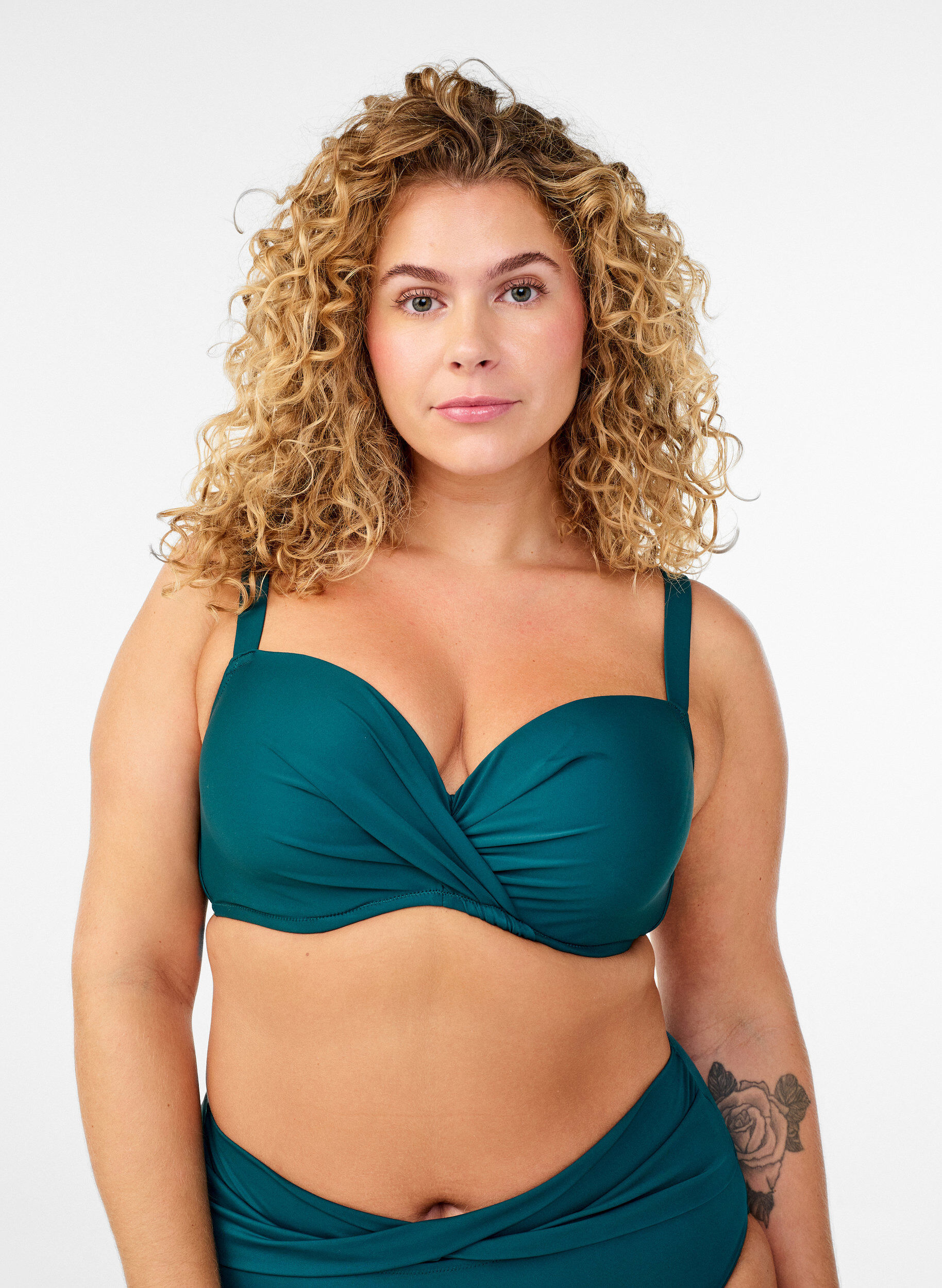Zizzi Haut de bikini avec armatures et drap&eacute;, Vert, Model image number 0