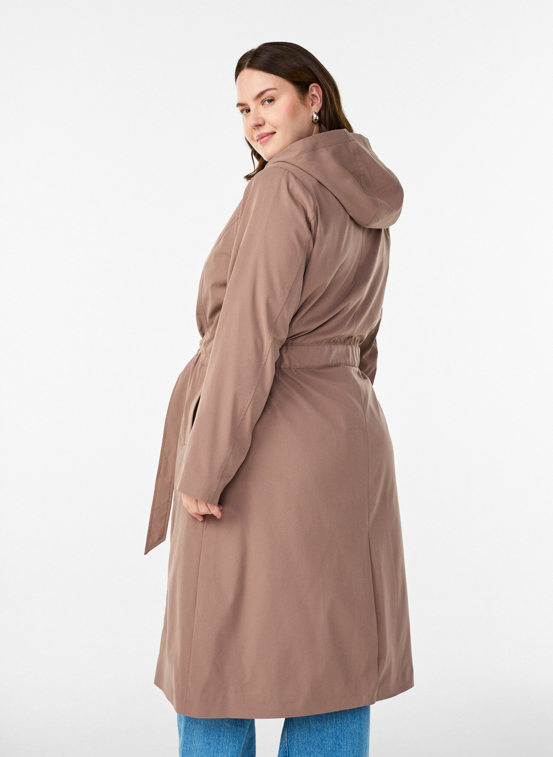Zizzi Trenchcoat mit Kapuze und Bindeg&uuml;rtel, Braun, Model image number 2