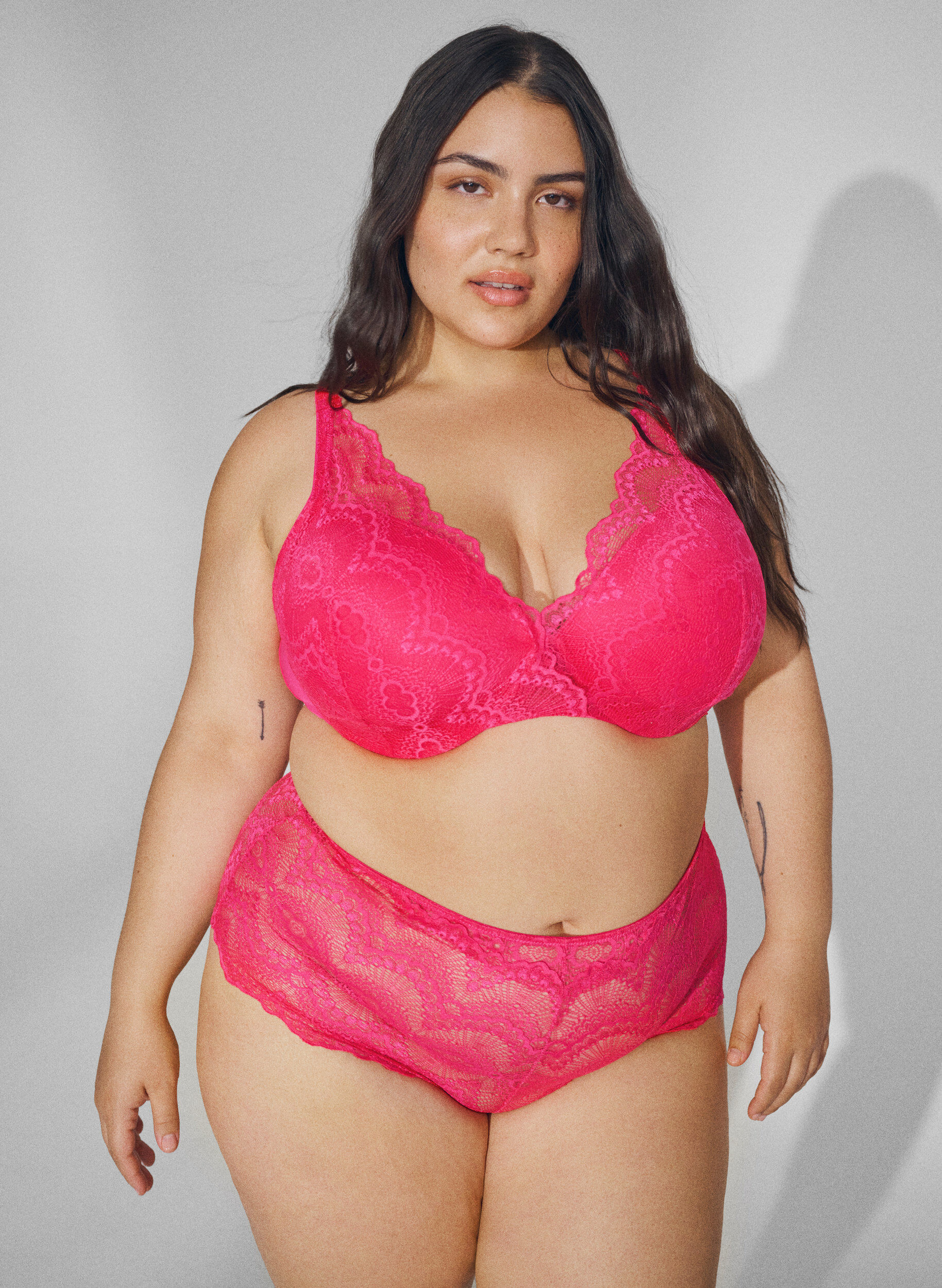 Zizzi 2er-Pack h&uuml;fthohe Unterhosen aus Spitze, Love Potion/Black, Image image number 0