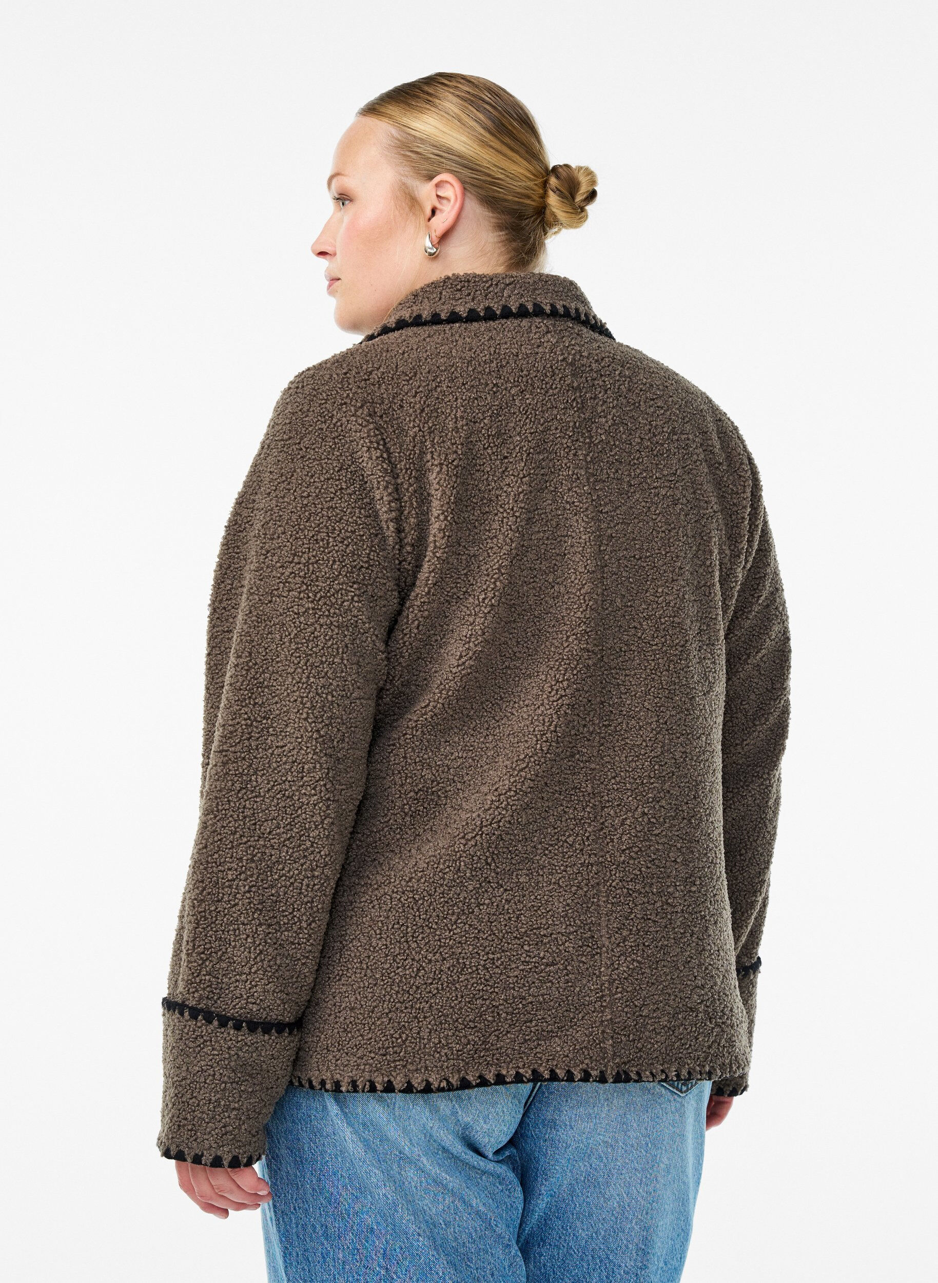 ZizziVeste teddy avec d&eacute;tails contrastants, Marron, Model image number 2