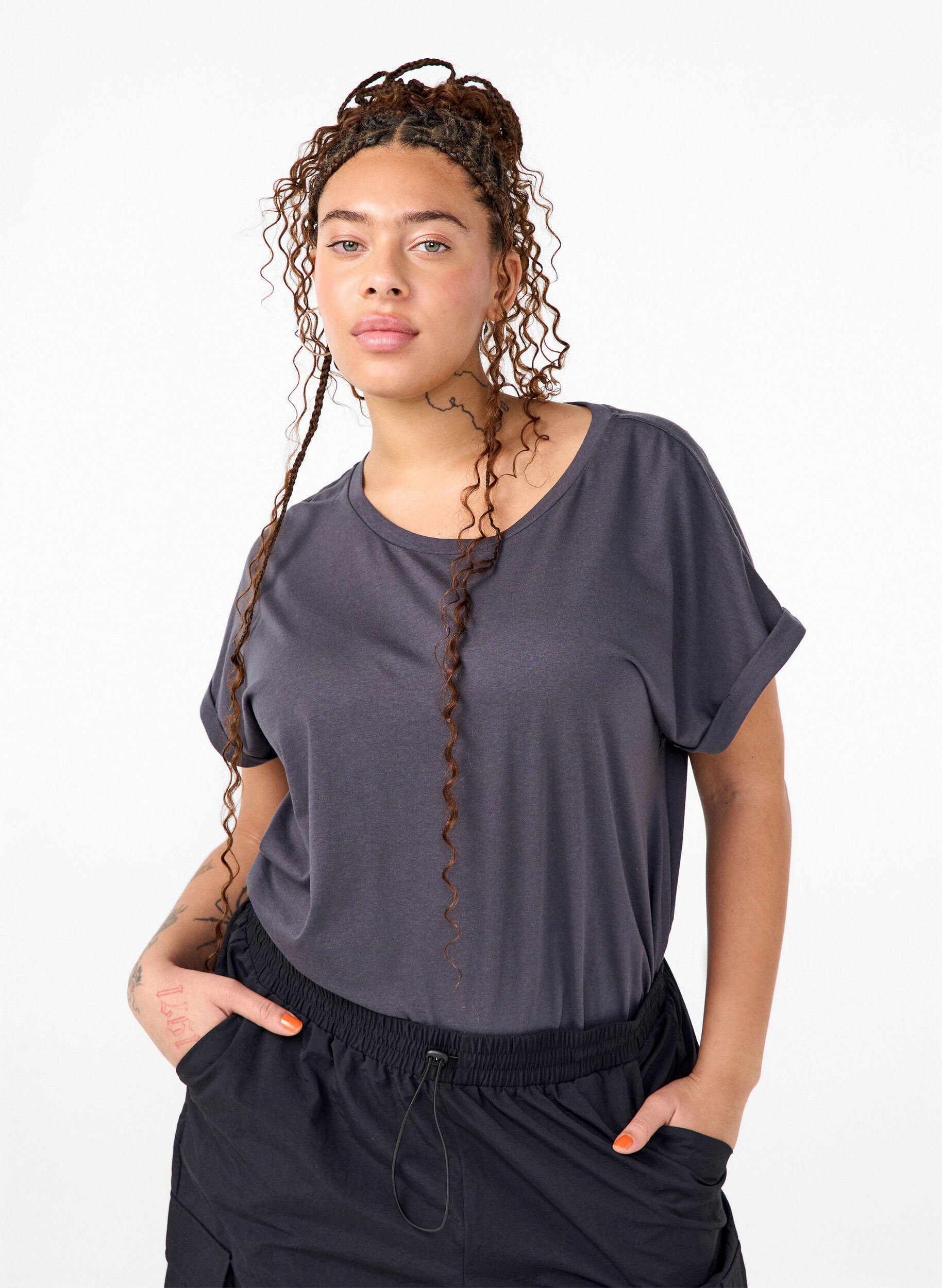 T-shirt &agrave; manches courtes en m&eacute;lange de coton, Gris anthracite, Model