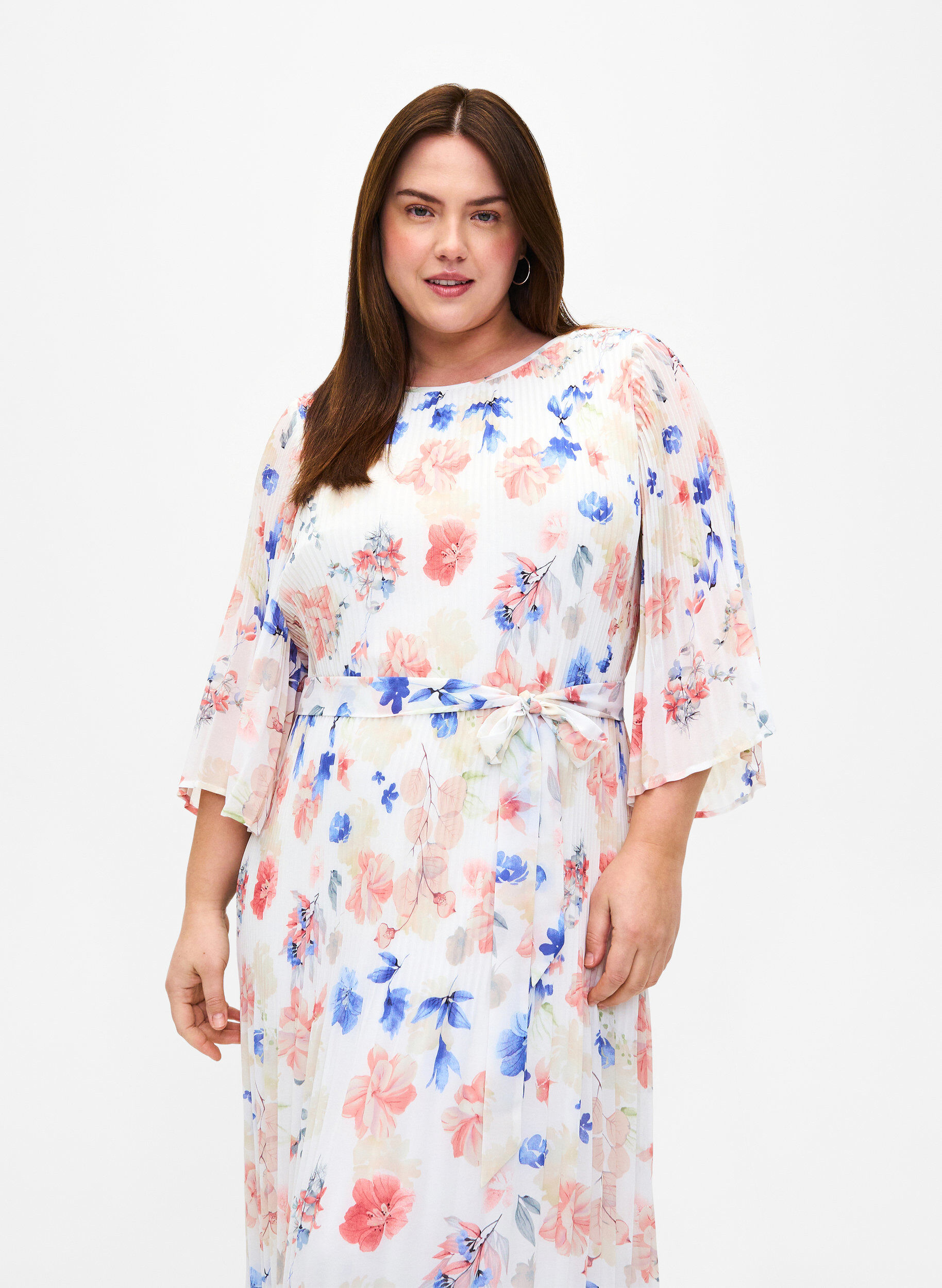 Zizzi Robe pliss&eacute;e florale avec cordon de serrage, White/Blue Floral, Model image number 2