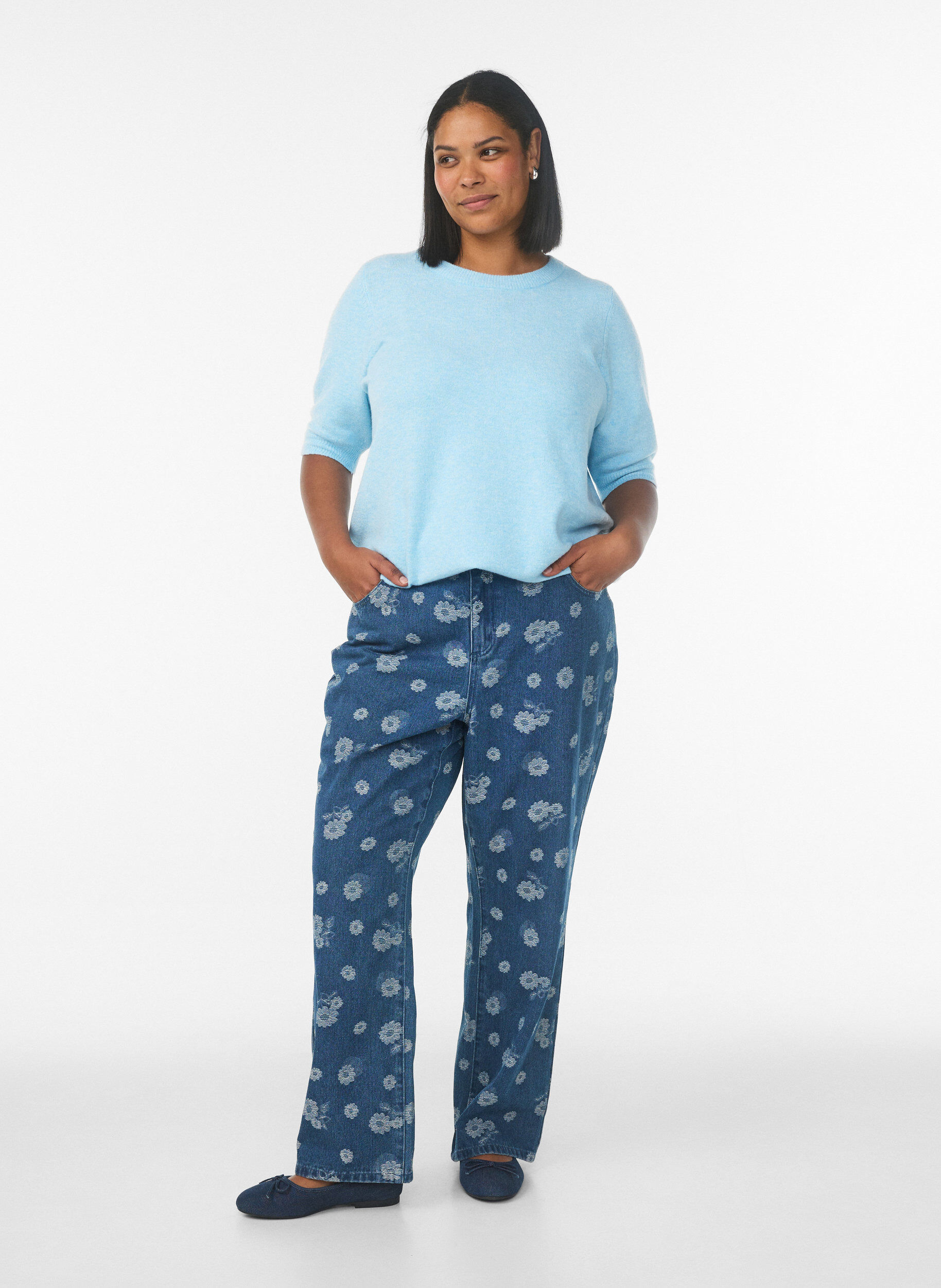 Zizzi Bluse aus Strick mit kurzen &Auml;rmeln, Blau, Model image number 1