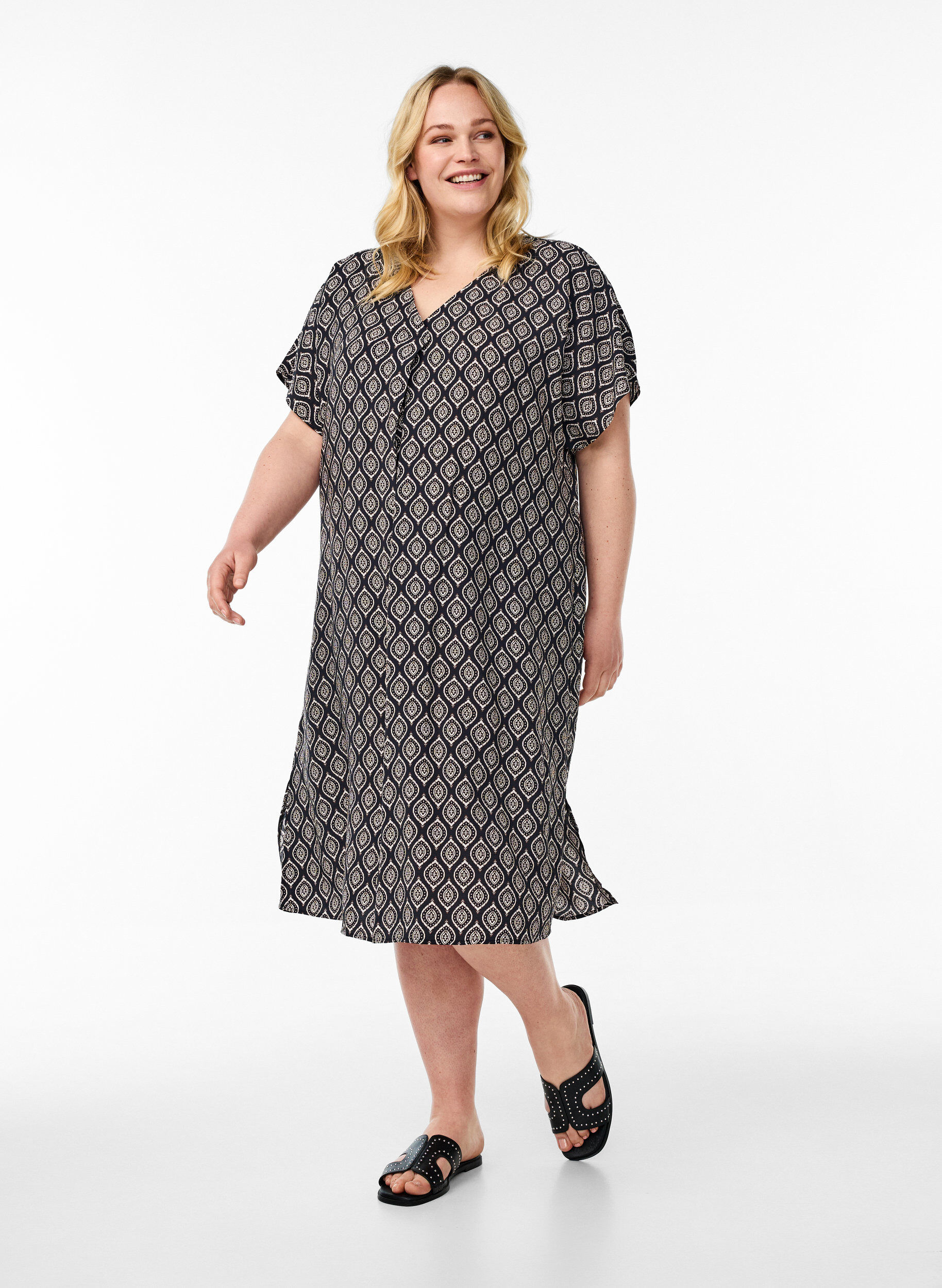 Zizzi Robe &agrave; col en V en viscose, Bleu, Model image number 1