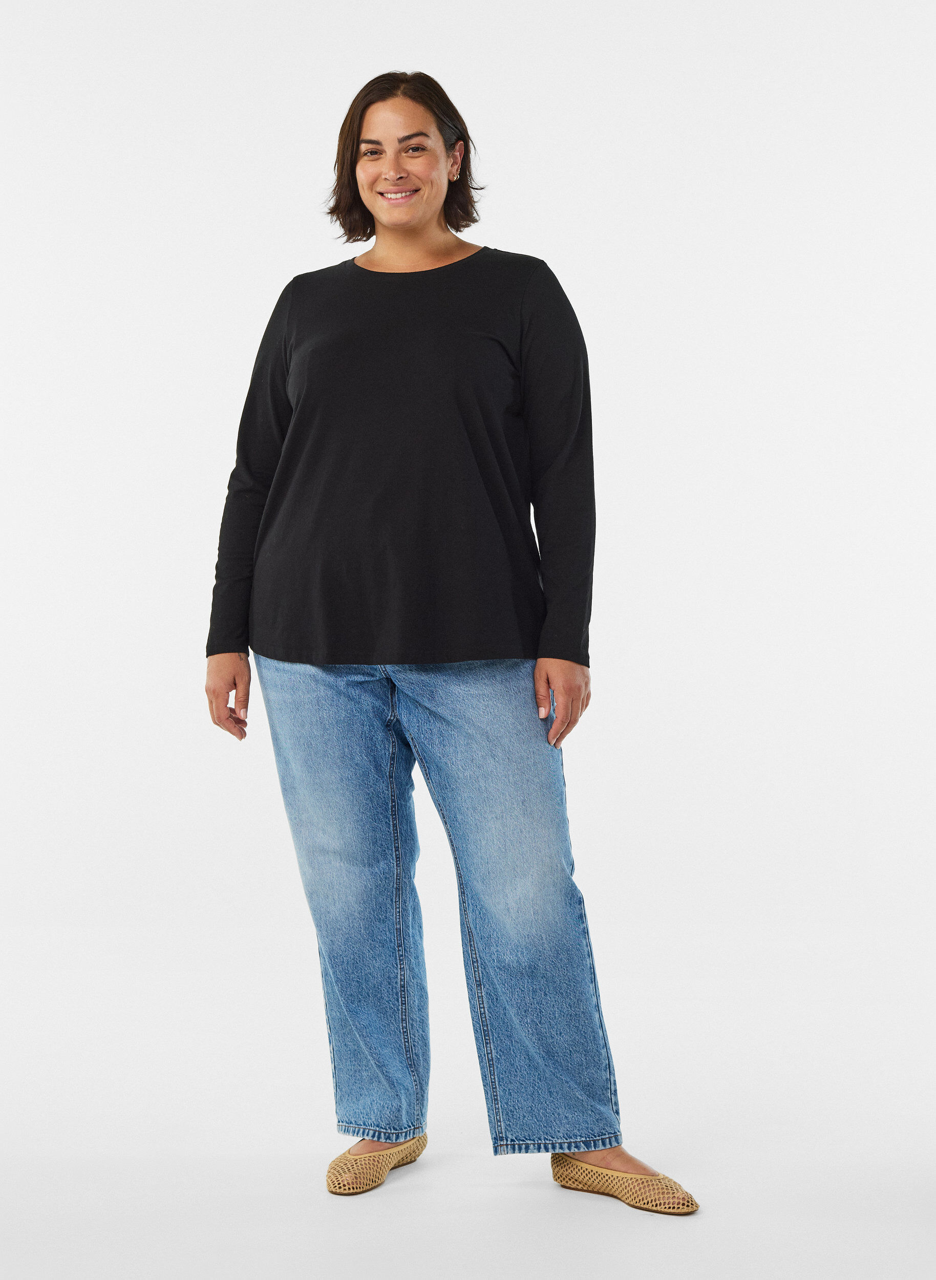 Zizzi Basic Top aus Jersey mit langen &Auml;rmeln, Schwarz, Model image number 1