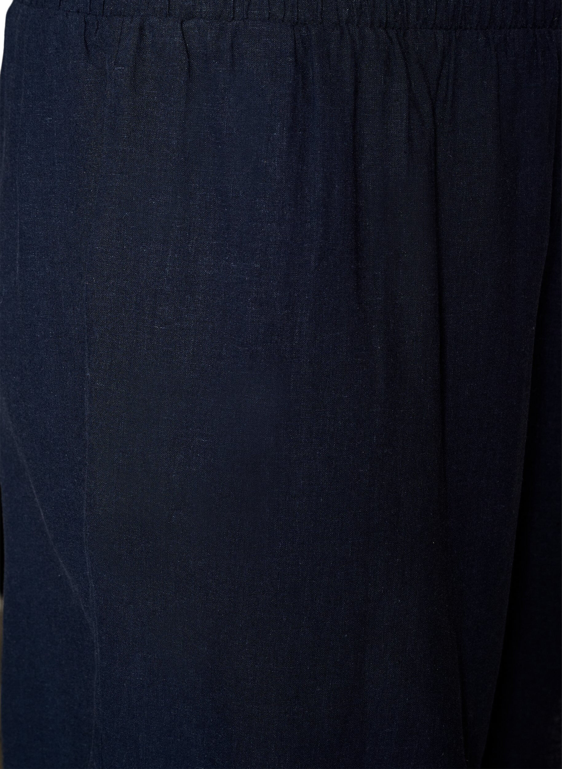 Zizzi Hoch taillierte Shorts aus Leinen und Viskose, Blau, Packshot image number 2