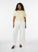 Basic T-Shirt aus Baumwolle mit Rundhalsausschnitt, Gelb, Model image number 1