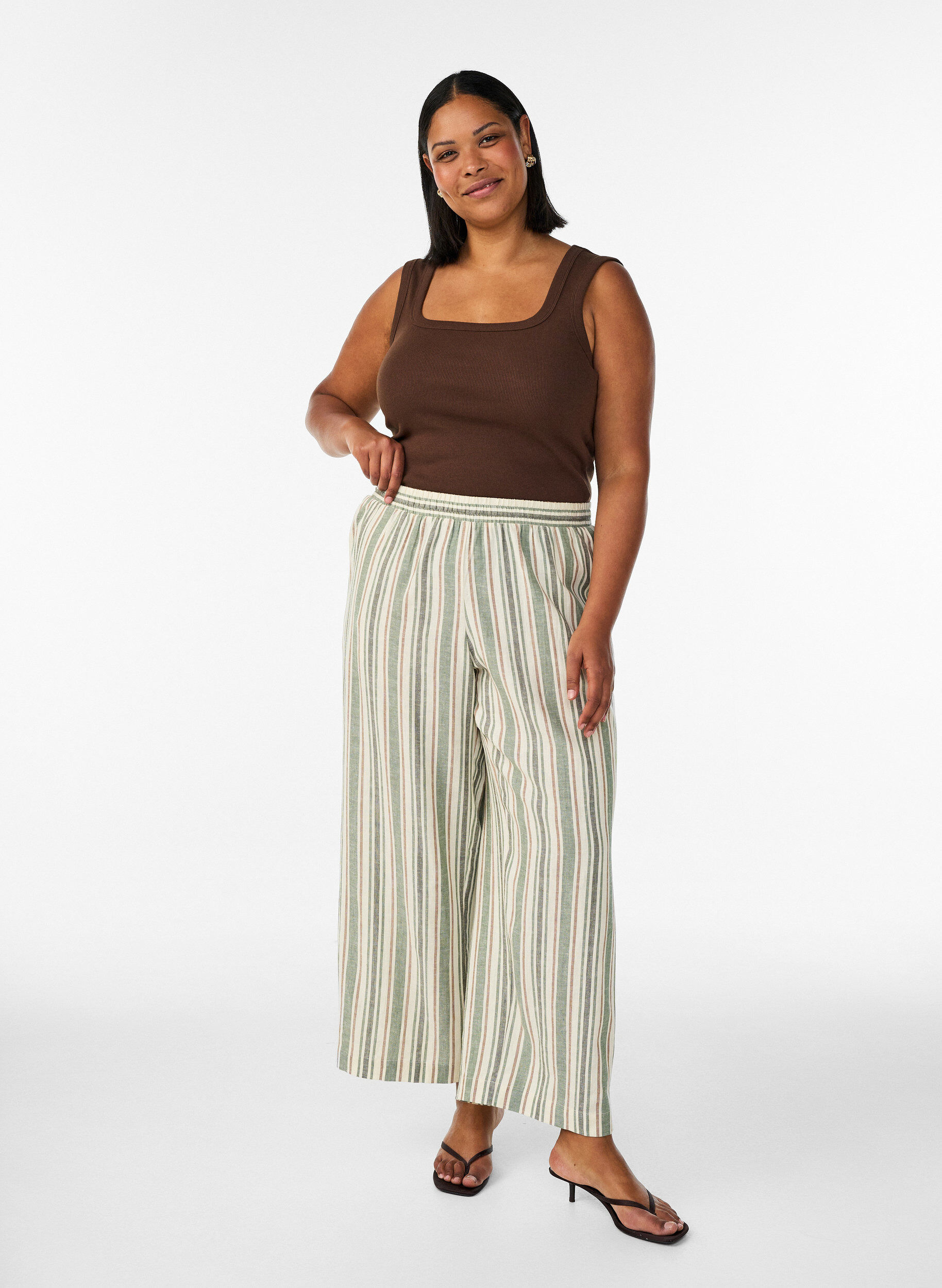 Pantalon large en lin et viscose, Vanille, Model