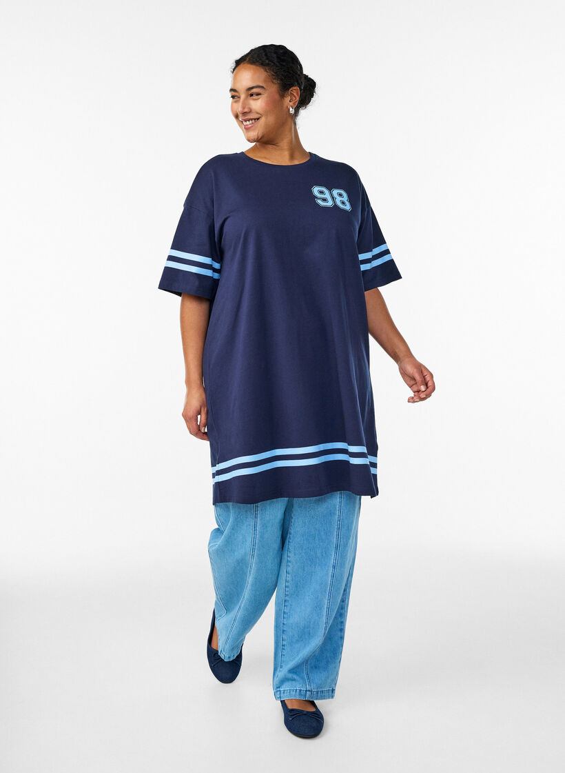 Robe T-shirt courte avec d&eacute;tails sport, Bleu, Model image number 1