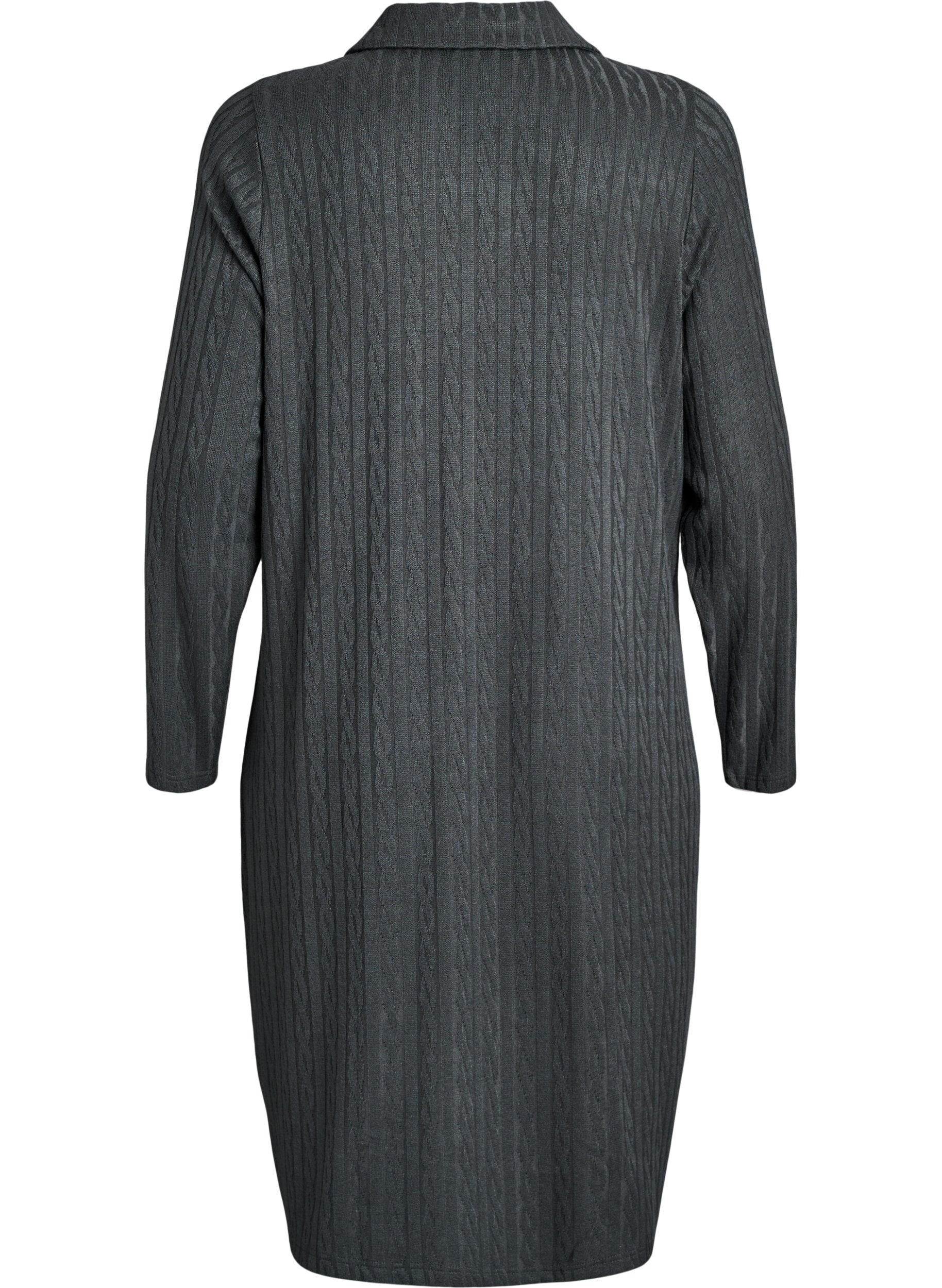 Zizzi Kleid mit Zopfmuster und V-Ausschnitt, Gr&uuml;n, Packshot image number 1